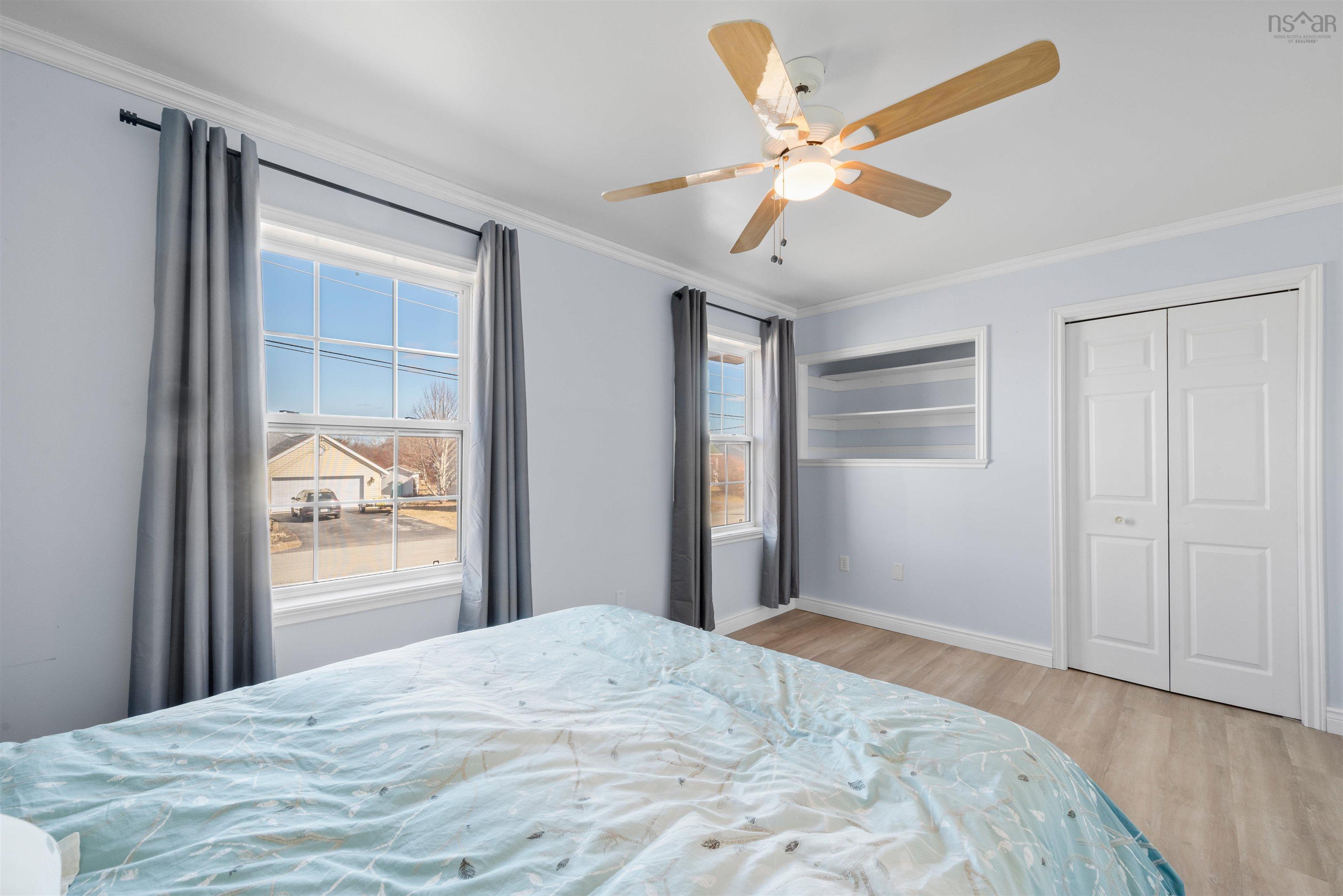$399,900.00: 25 Kingsview Drive, Windsor