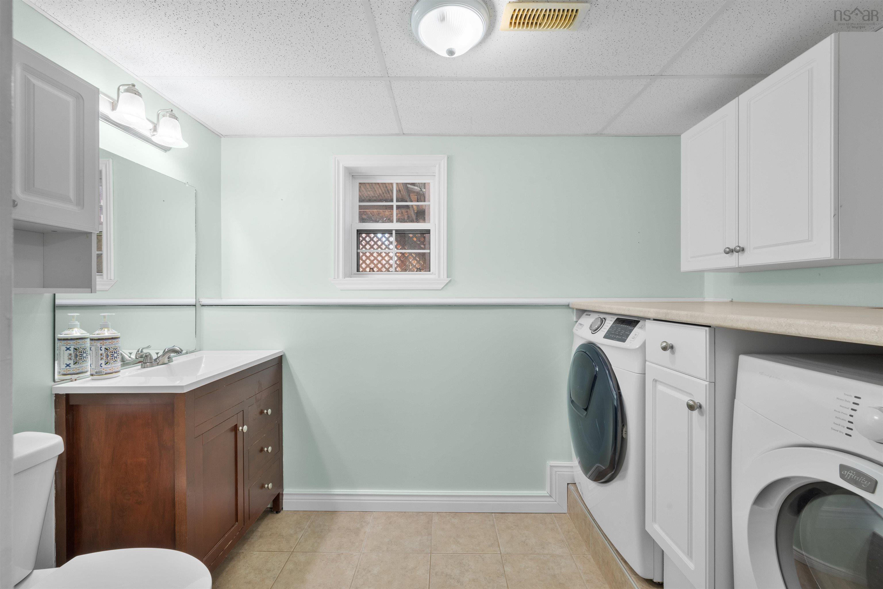 $399,900.00: 25 Kingsview Drive, Windsor