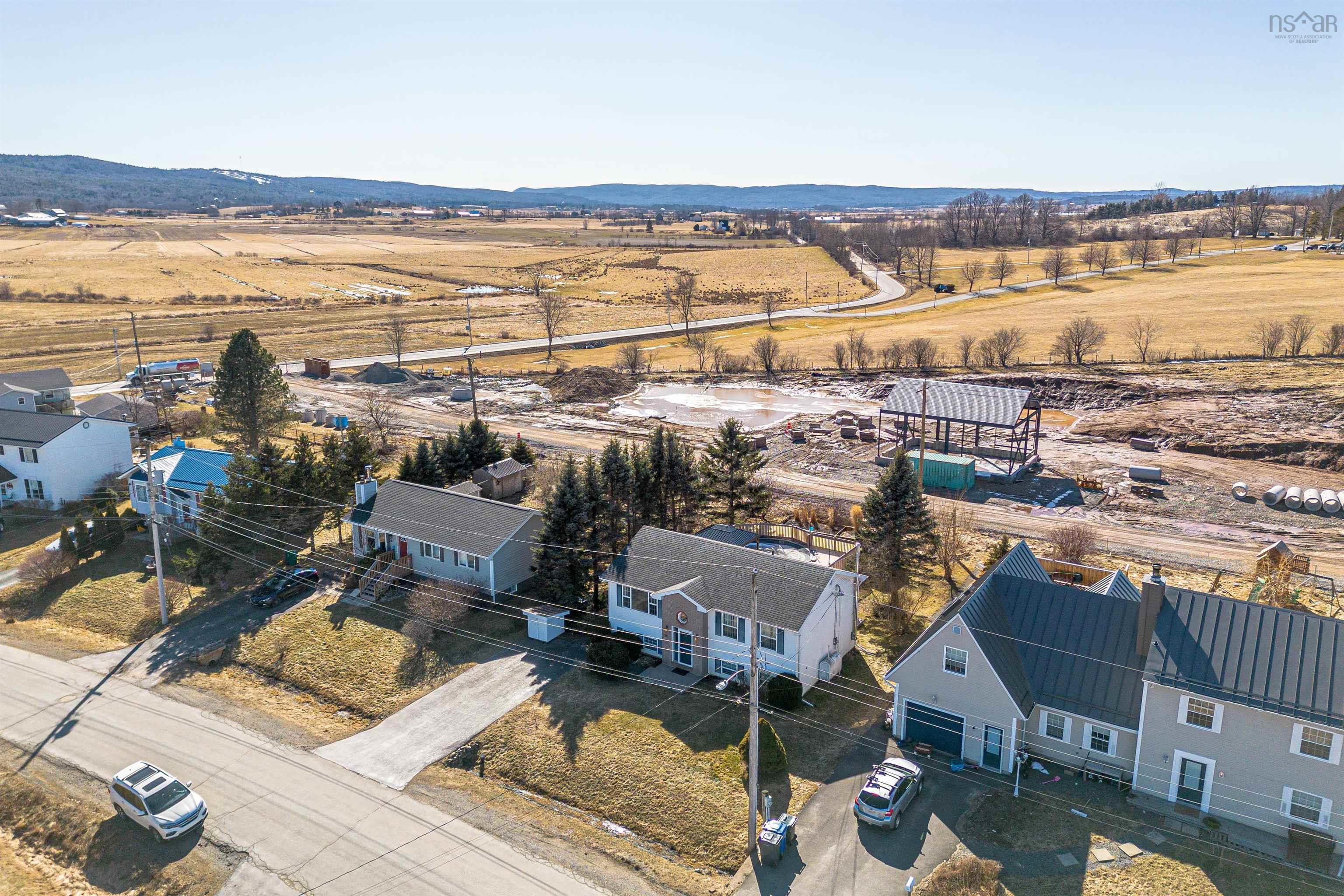 $399,900.00: 25 Kingsview Drive, Windsor