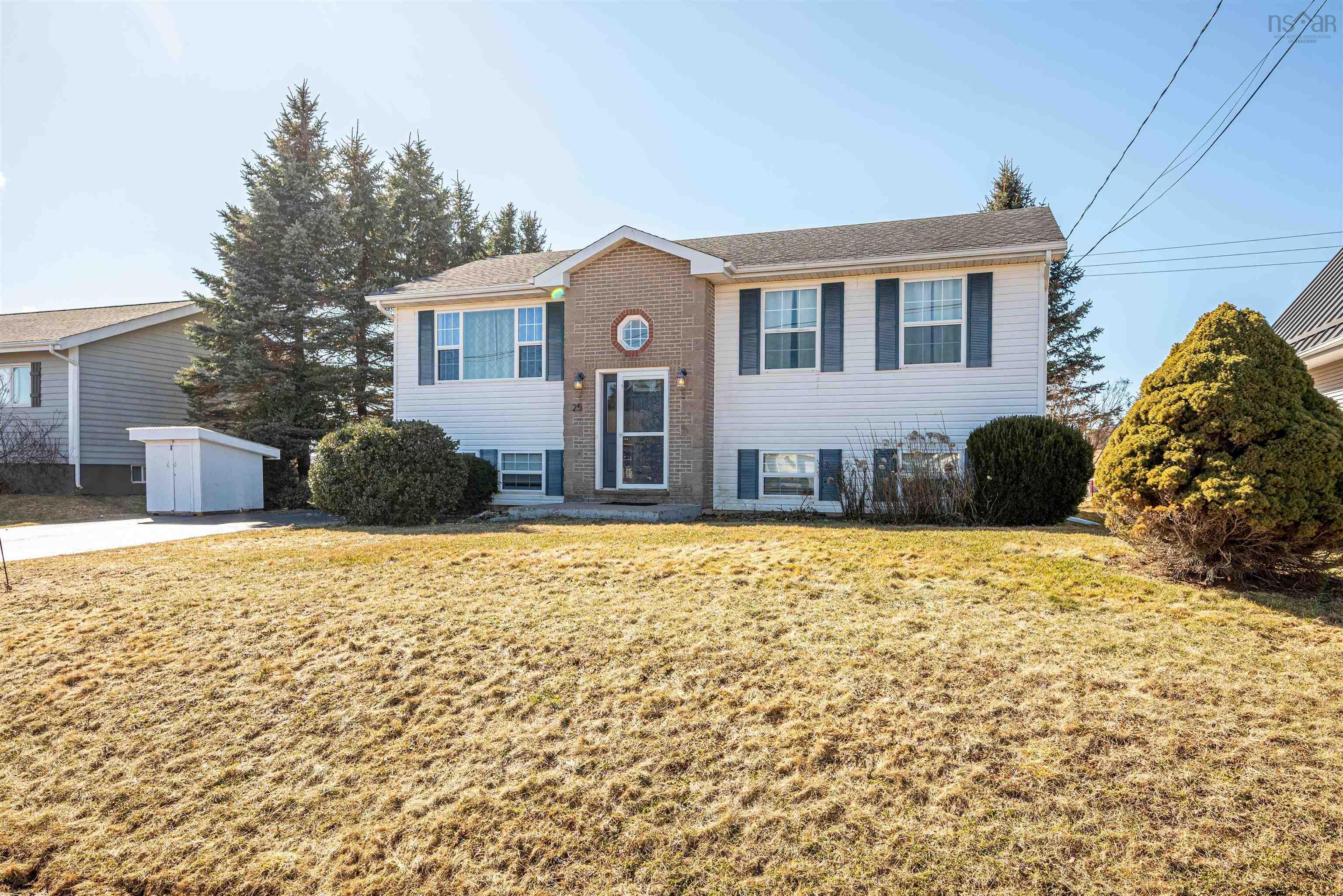 $399,900.00: 25 Kingsview Drive, Windsor