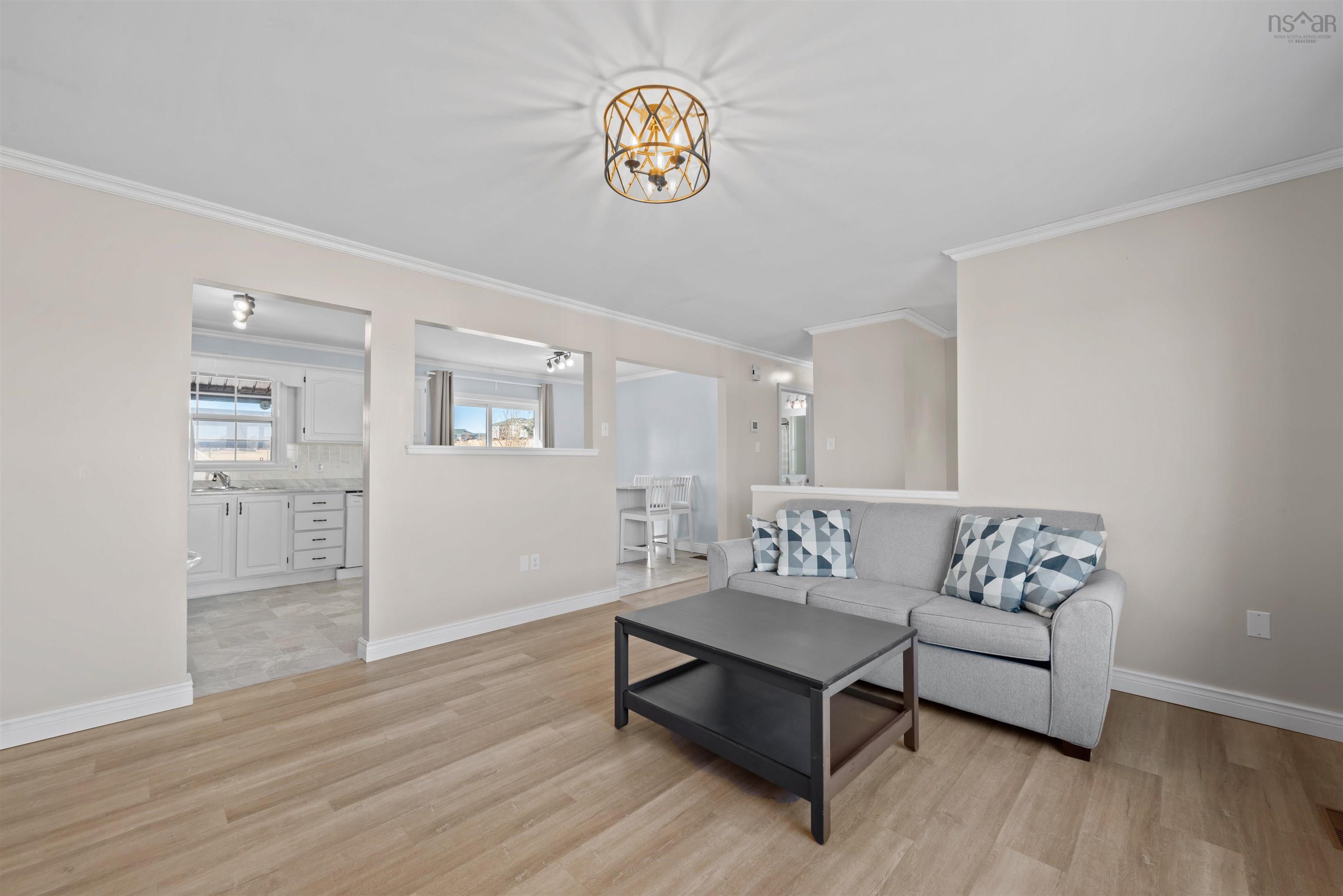 $399,900.00: 25 Kingsview Drive, Windsor