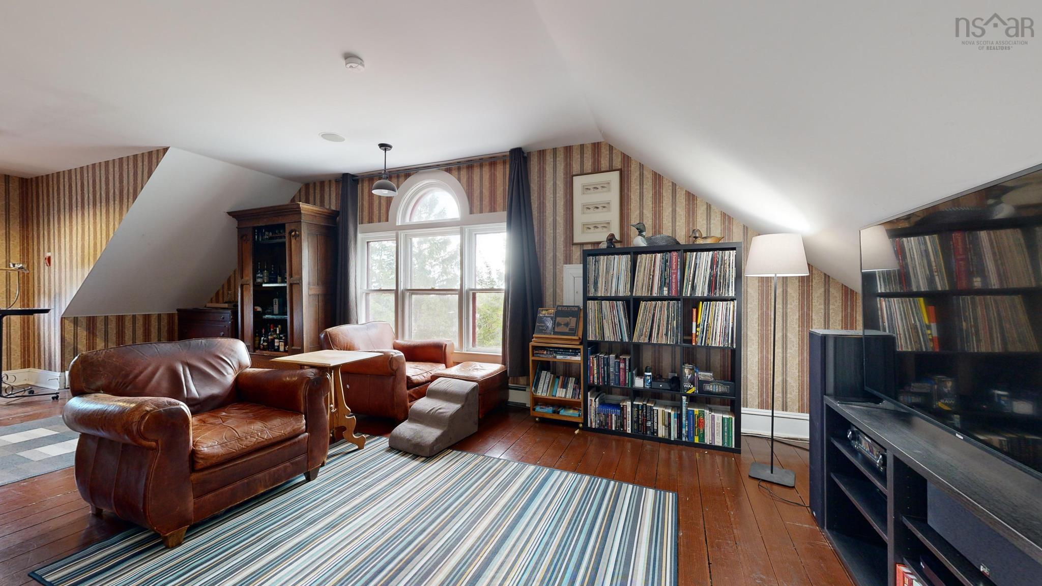 $1,350,000.00: 216 Dufferin Street, Lunenburg