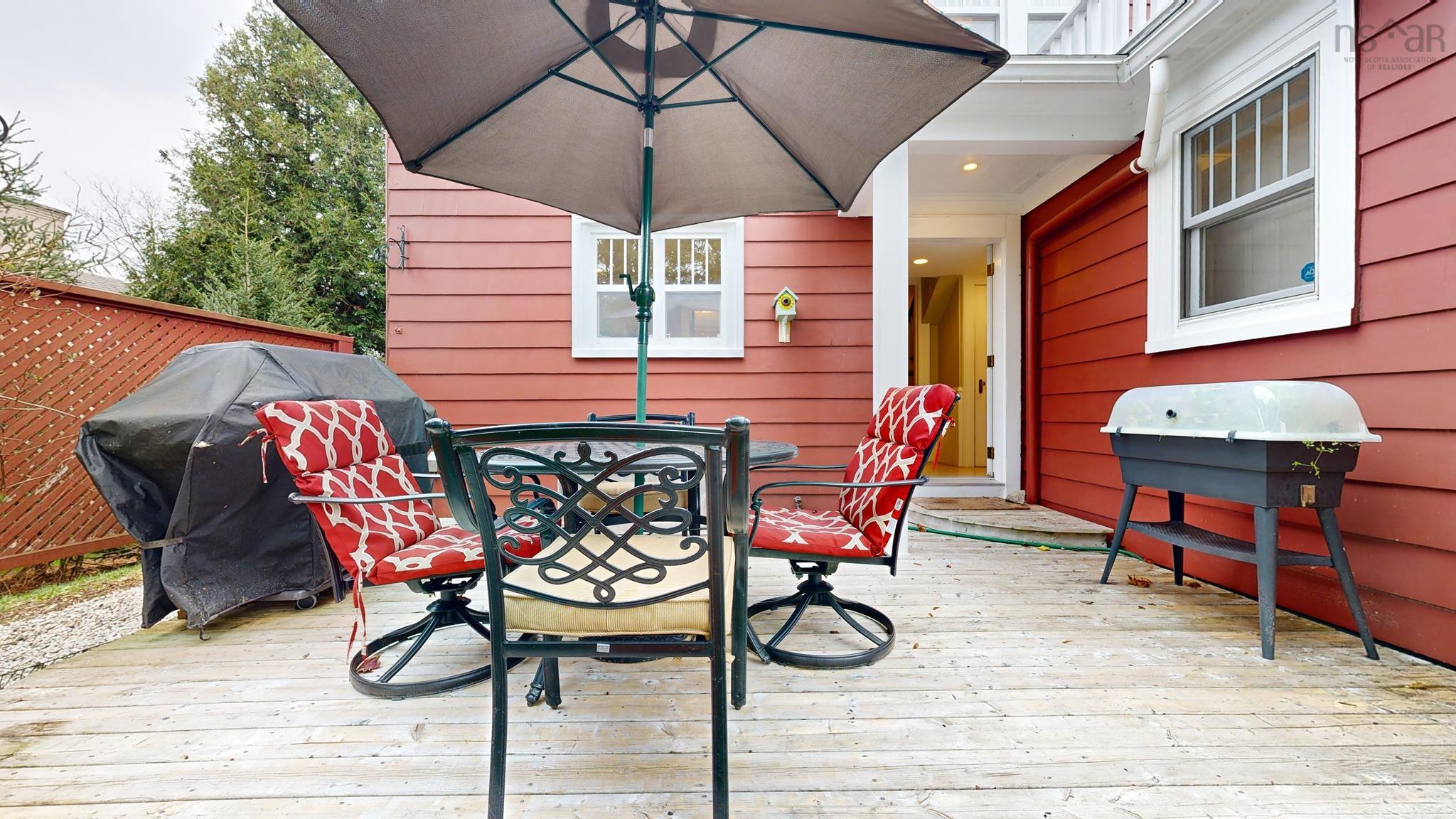 $825,000.00: 100 Green Street, Lunenburg
