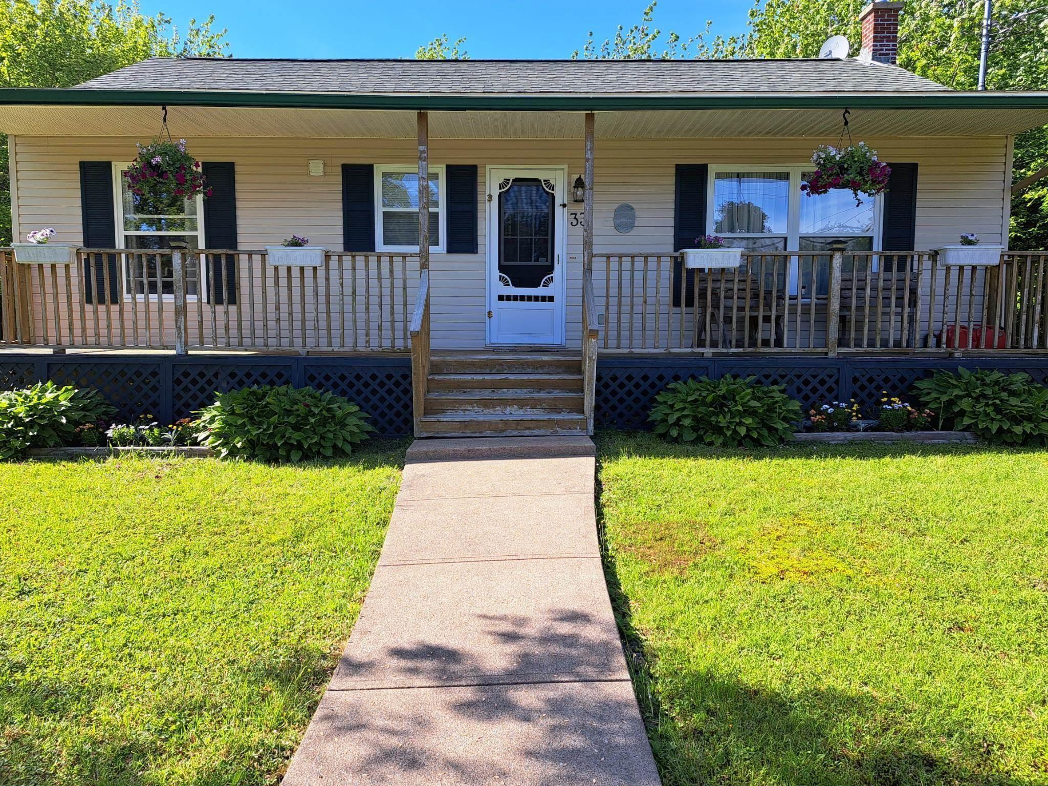 33 Earl Court, Porters Lake, NS (MLS® 202504753)