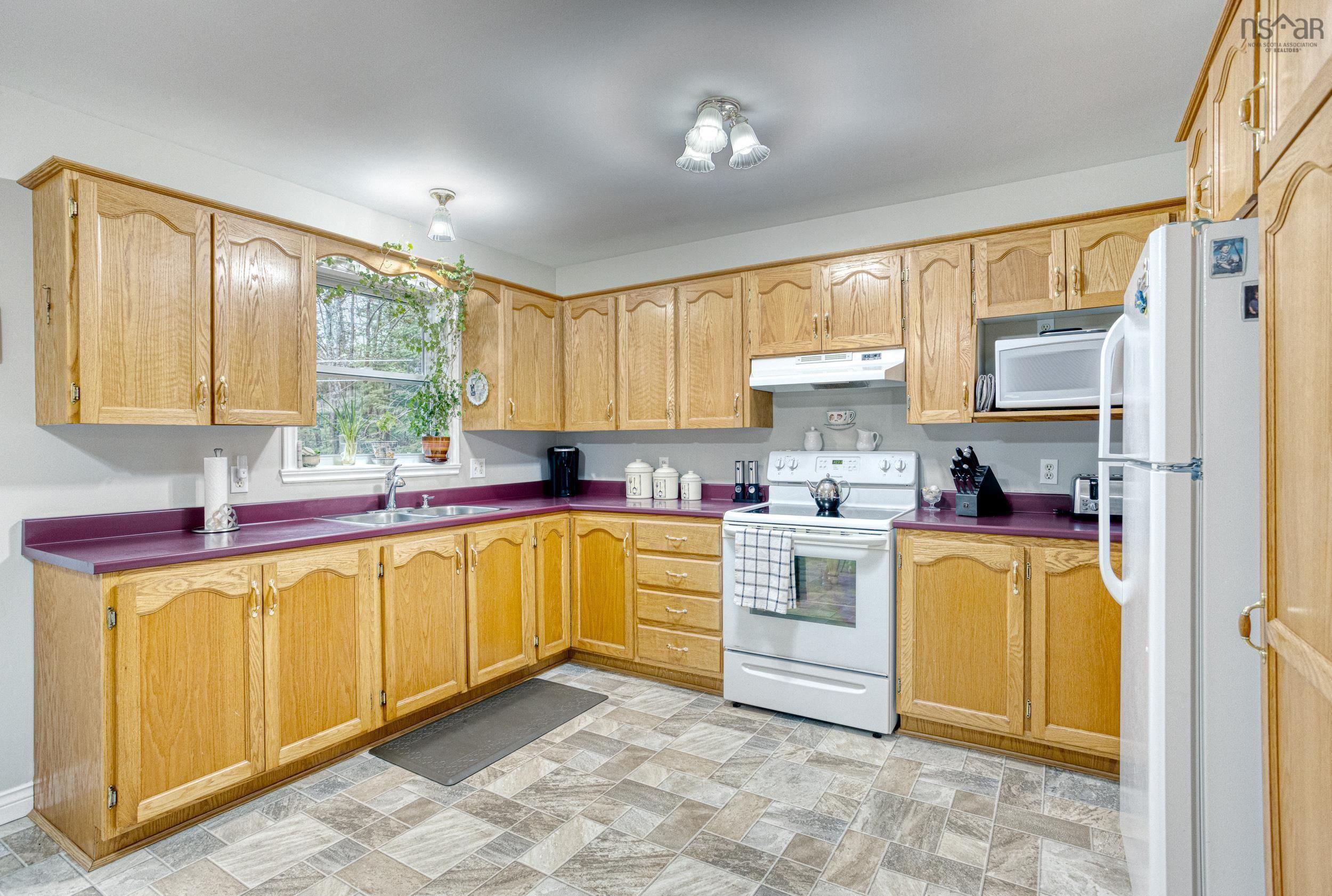 $585,900.00: 33 Earl Court, Porters Lake