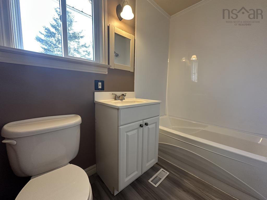 $399,900.00: 86 Stuart Harris Drive, Dartmouth