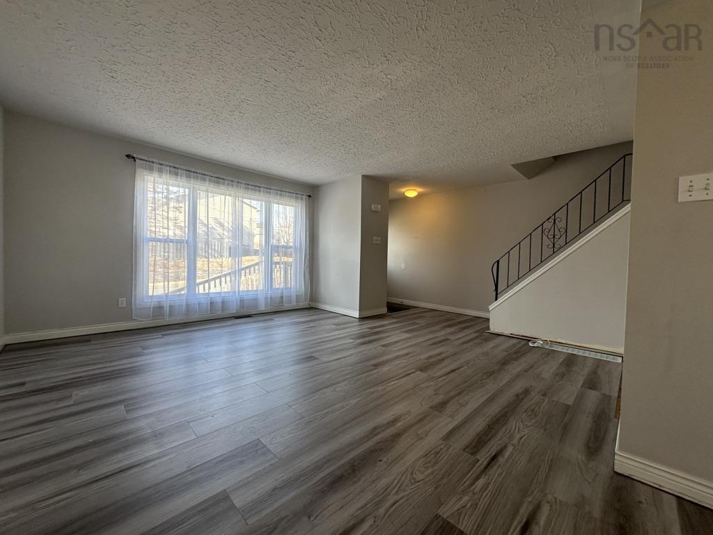 $399,900.00: 86 Stuart Harris Drive, Dartmouth