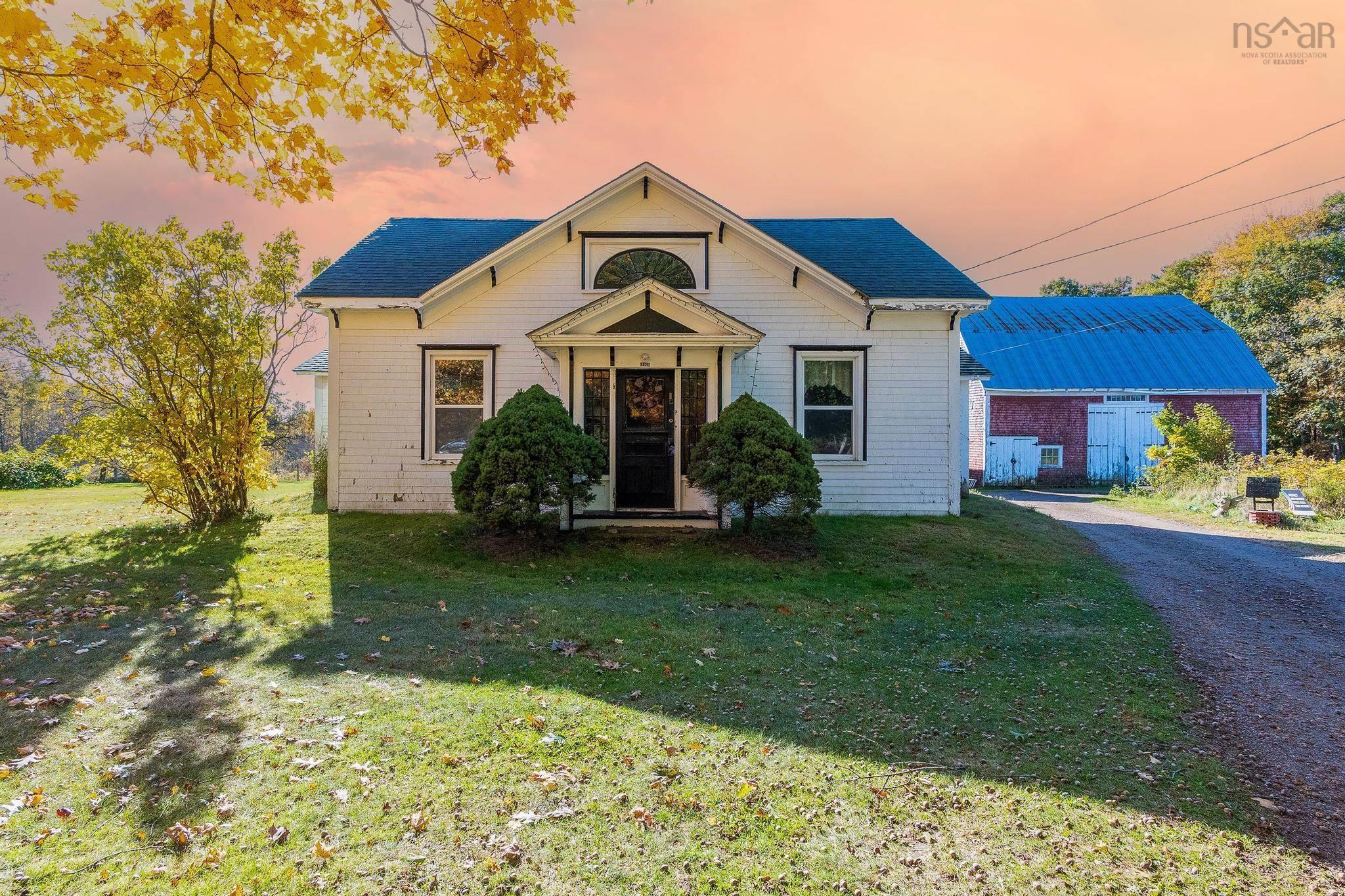 $349,900.00: 13908 Highway 1, Wilmot