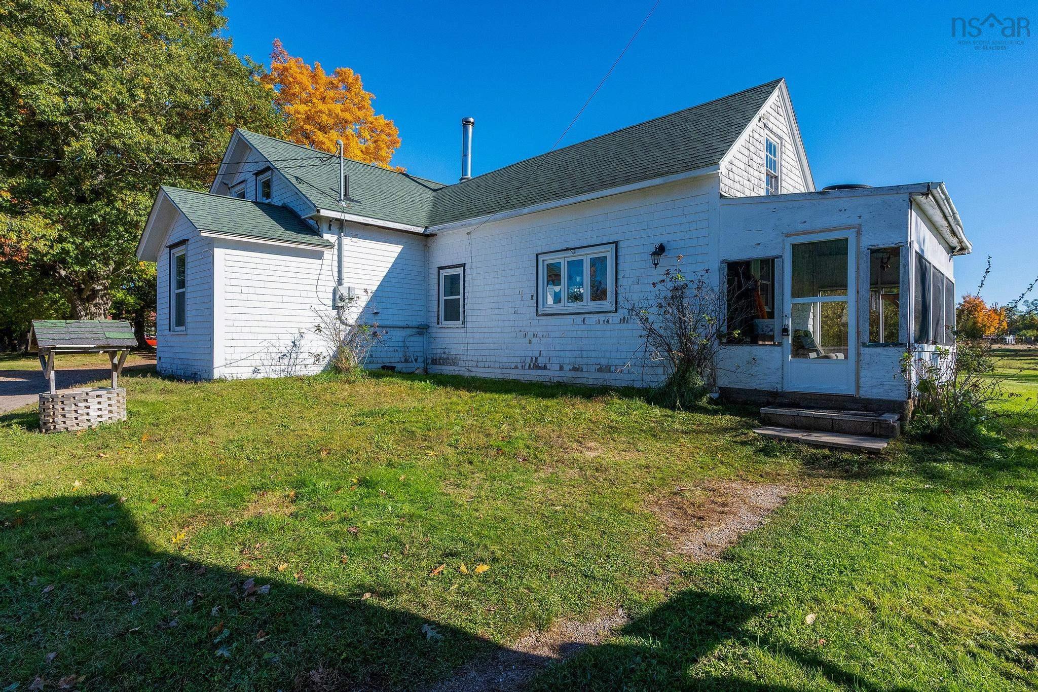 $349,900.00: 13908 Highway 1, Wilmot