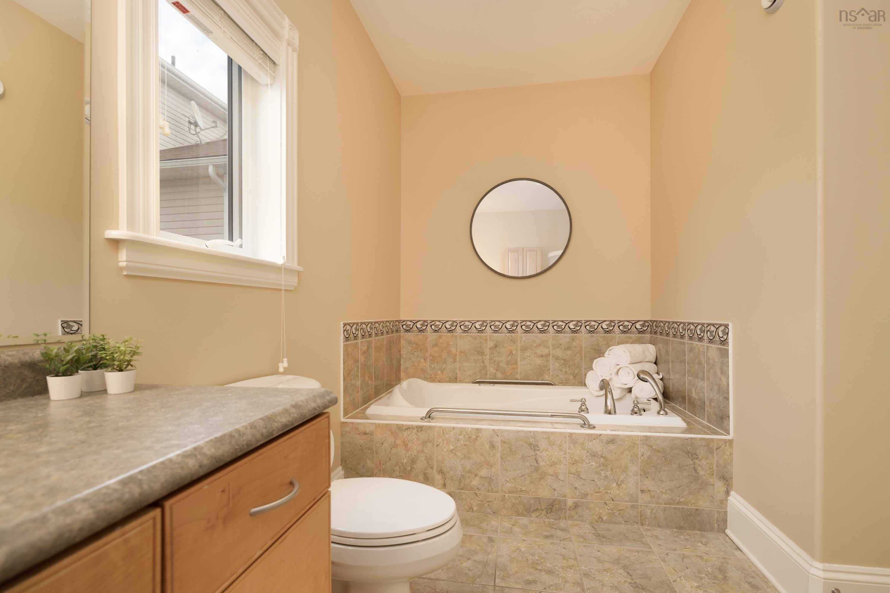 $724,900.00: 9 Southhaven Close, Dartmouth