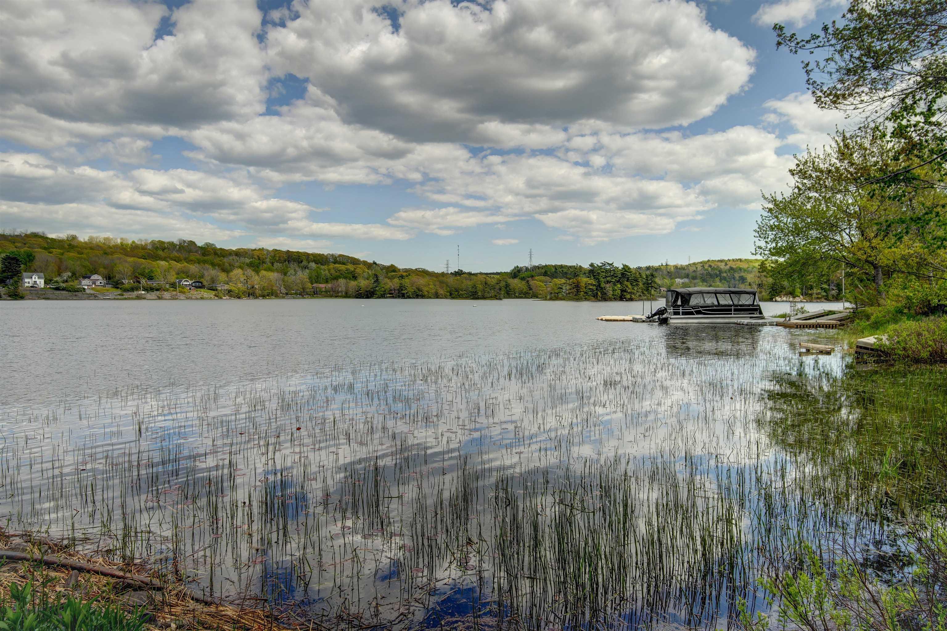 $1,049,000.00: 1305 Fall River Road, Fall River