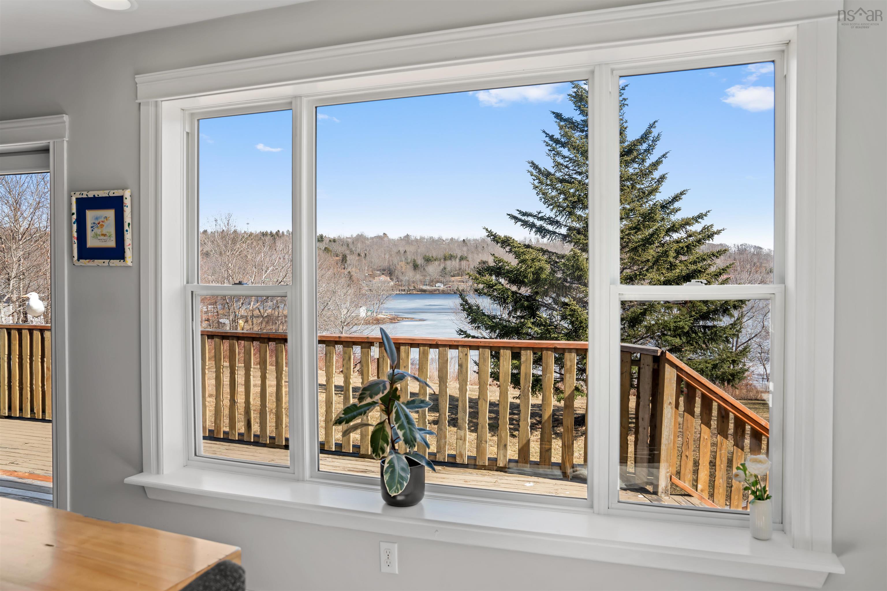 $1,049,000.00: 1305 Fall River Road, Fall River