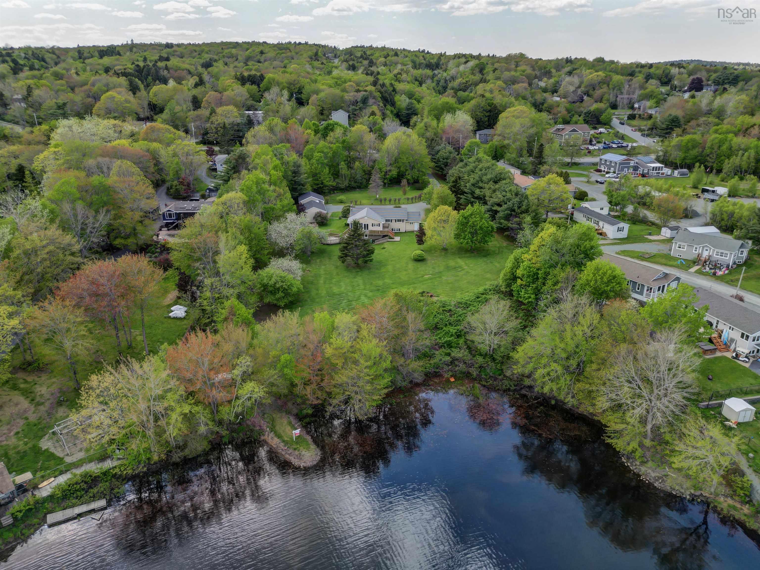 $1,049,000.00: 1305 Fall River Road, Fall River