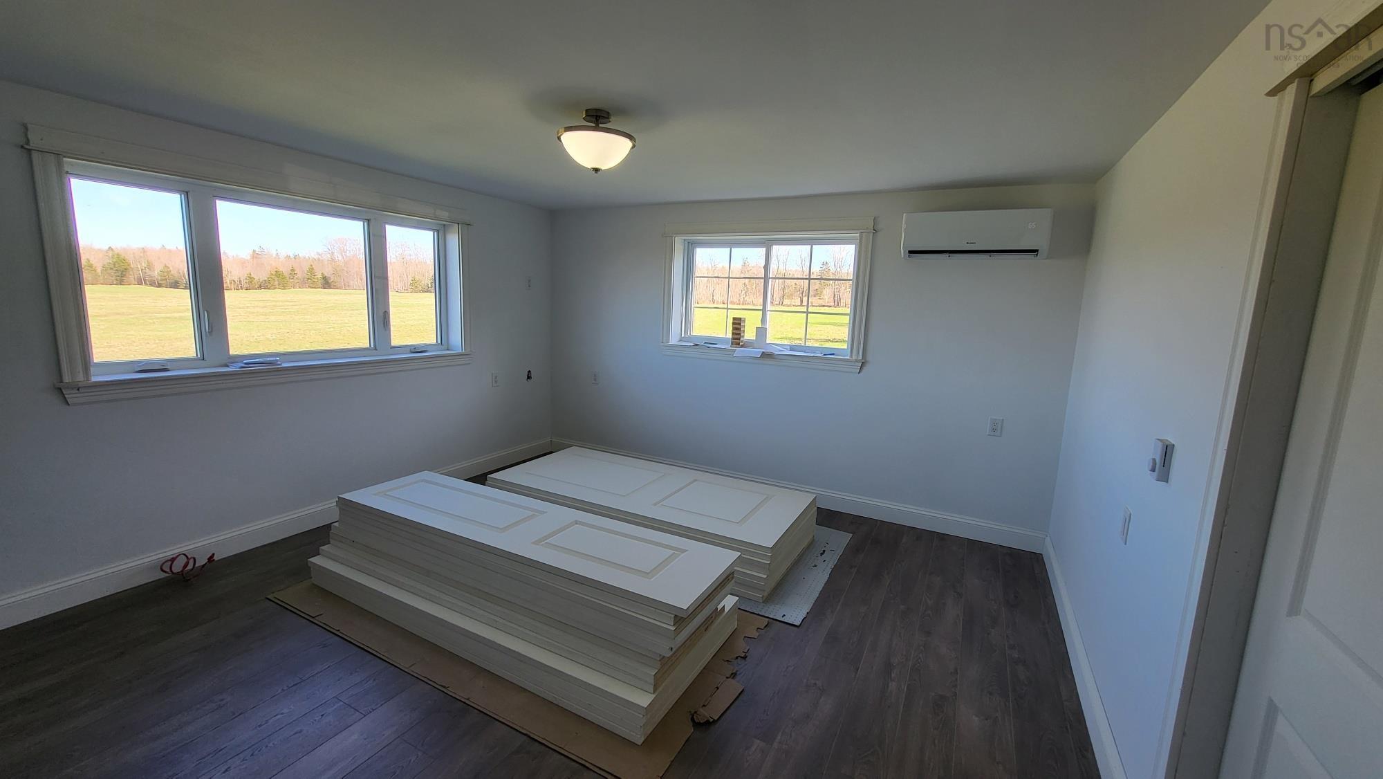 $649,900.00: 1012 Hamilton Road, Harbourville
