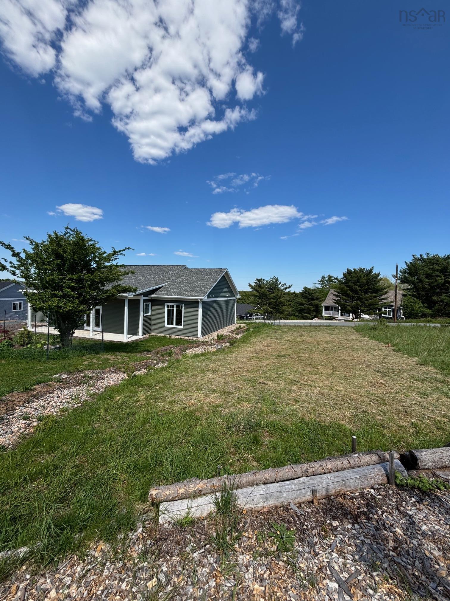 $689,000.00: 231 Hawthorn Road, Mahone Bay
