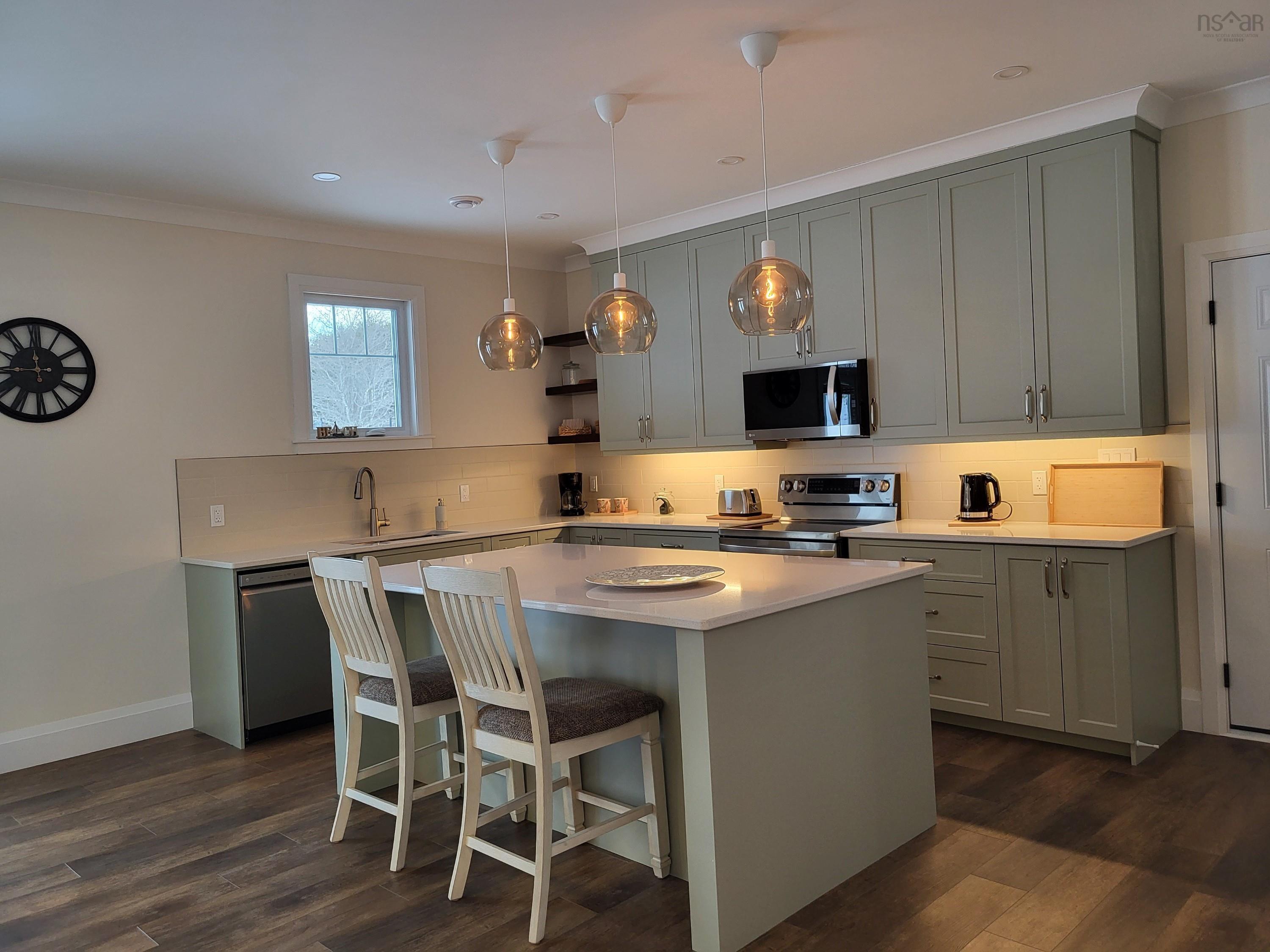$689,000.00: 231 Hawthorn Road, Mahone Bay