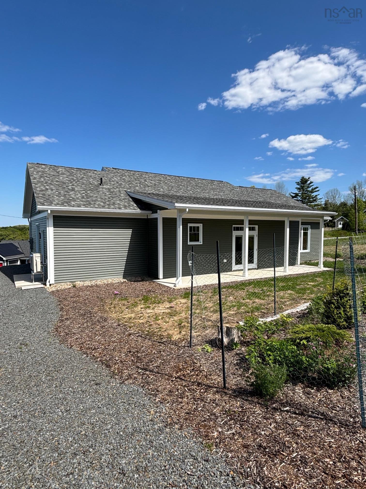 $689,000.00: 231 Hawthorn Road, Mahone Bay