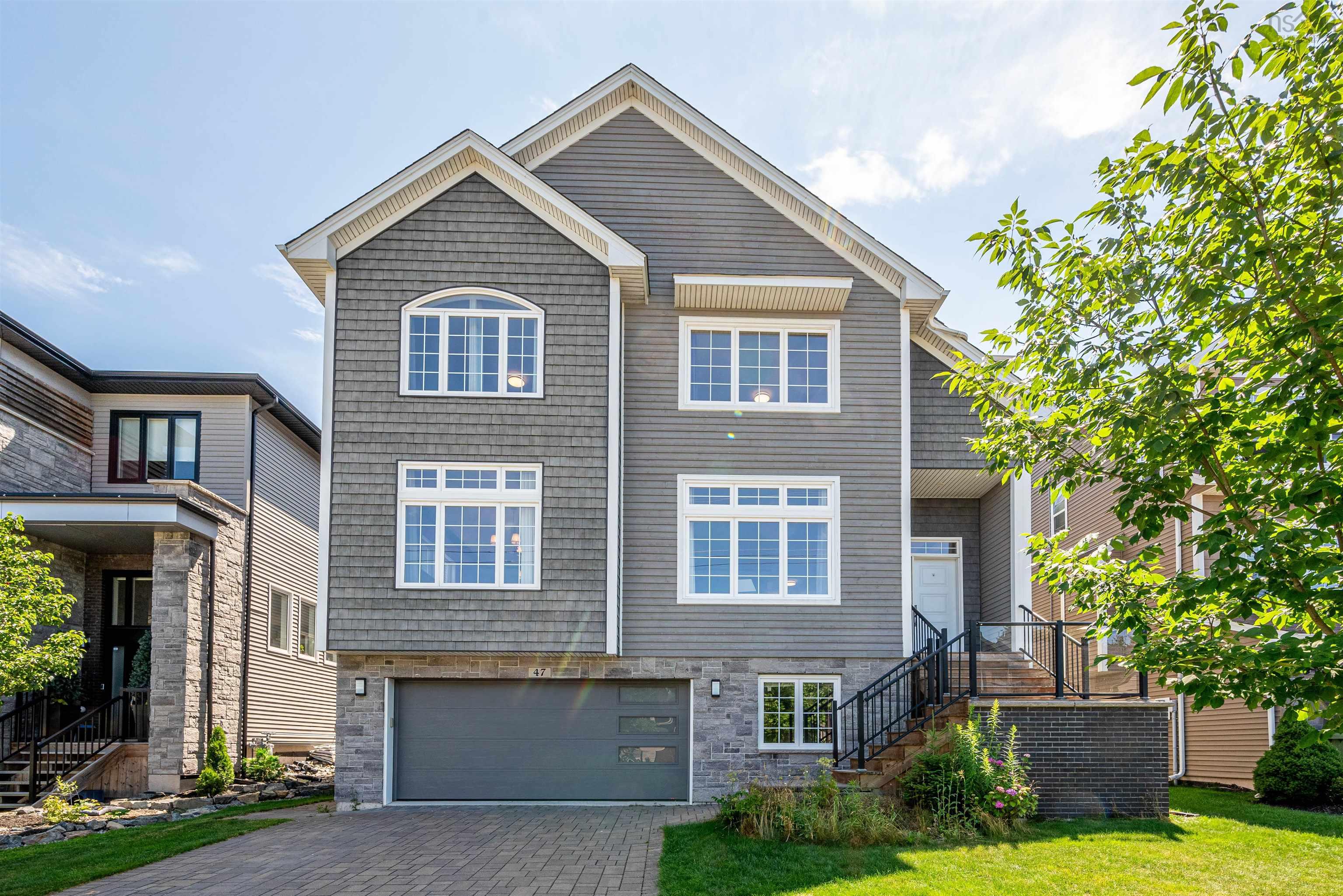 $1,199,900.00: 47 Amesbury Gate, Bedford