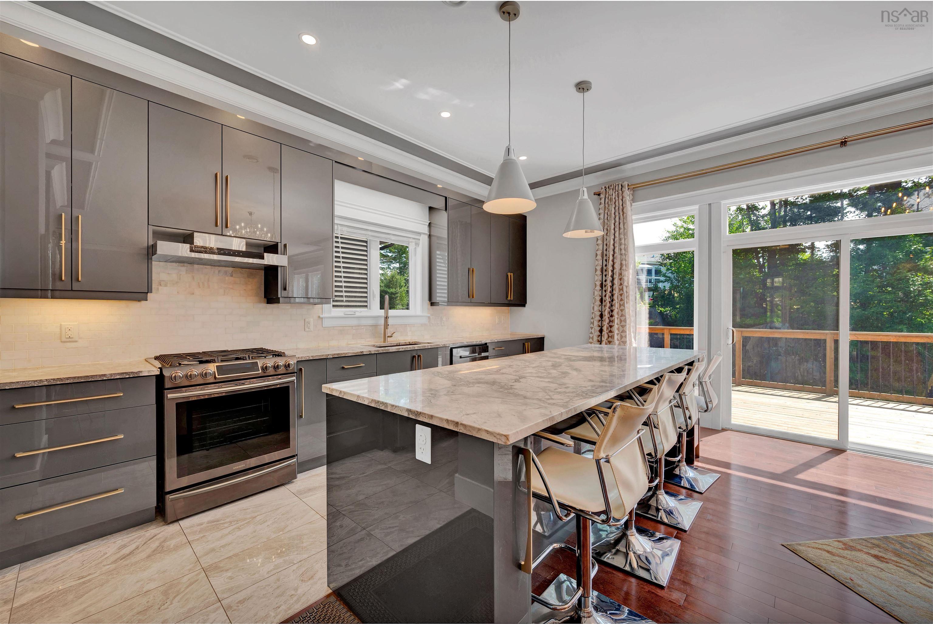 $1,199,900.00: 47 Amesbury Gate, Bedford