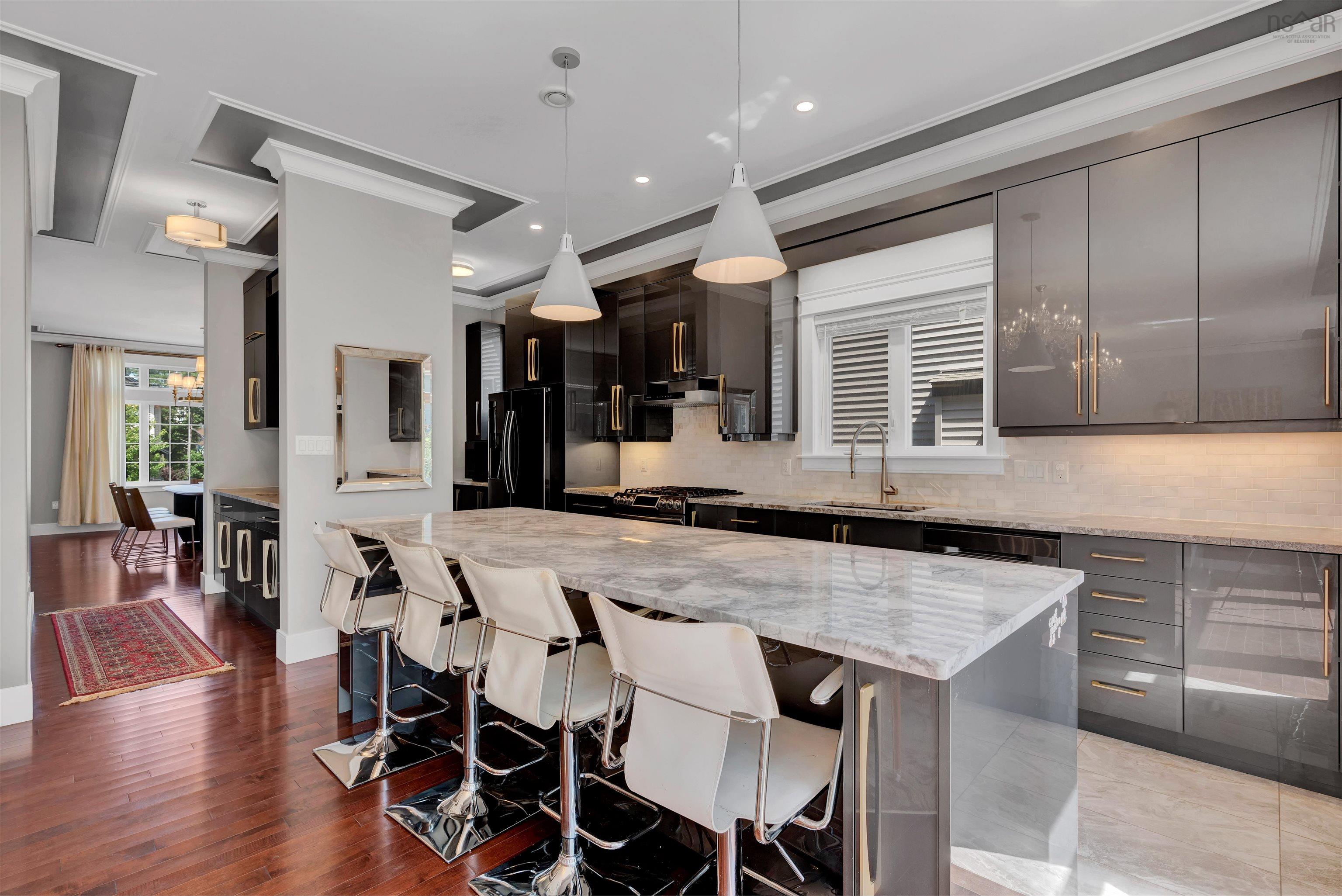 $1,199,900.00: 47 Amesbury Gate, Bedford