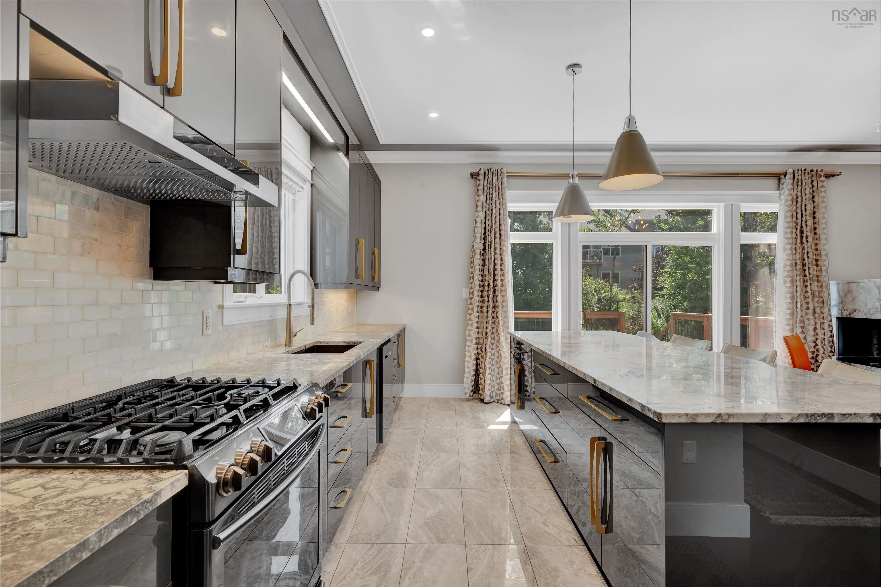 $1,199,900.00: 47 Amesbury Gate, Bedford