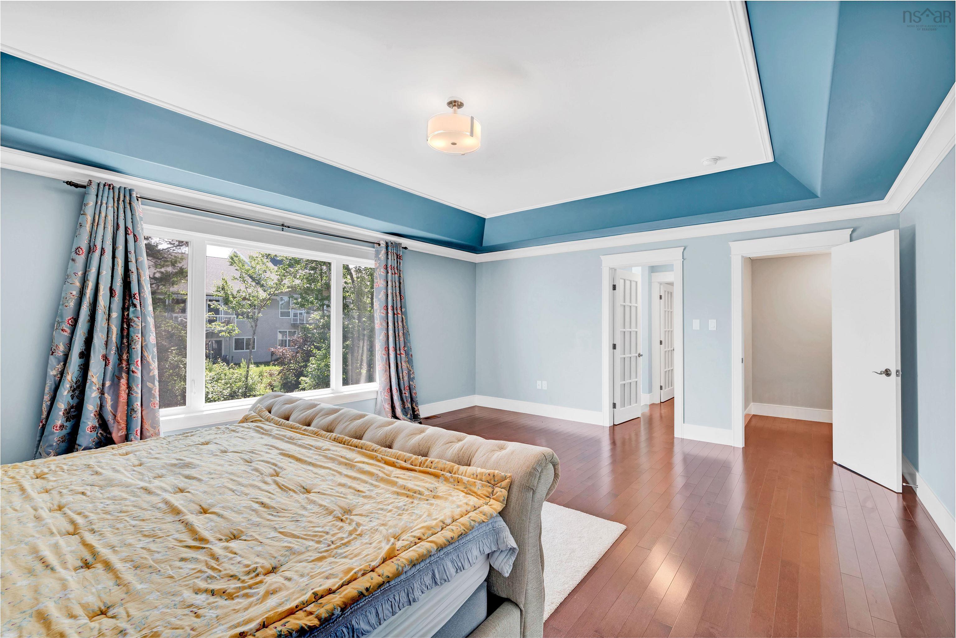 $1,199,900.00: 47 Amesbury Gate, Bedford