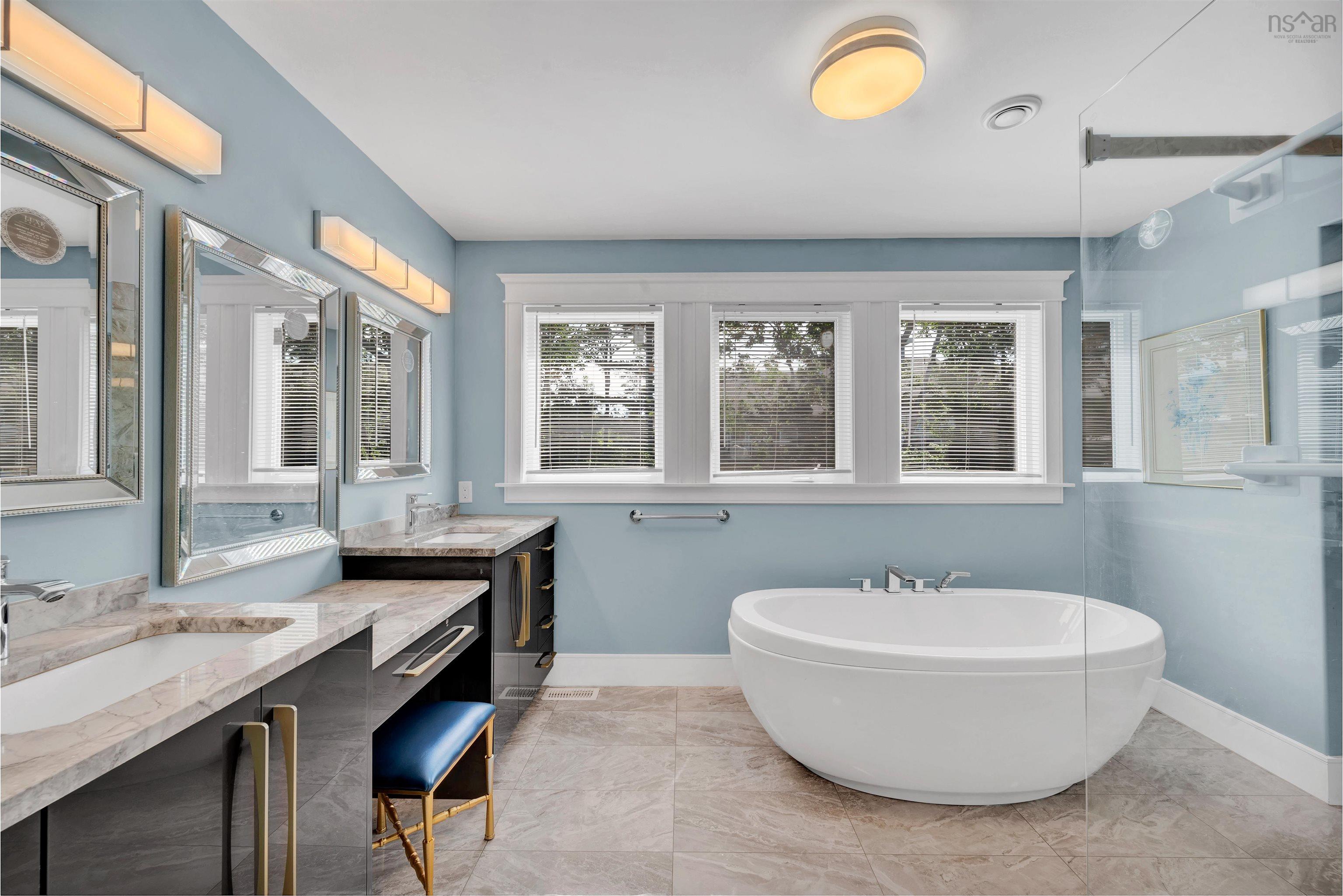 $1,199,900.00: 47 Amesbury Gate, Bedford