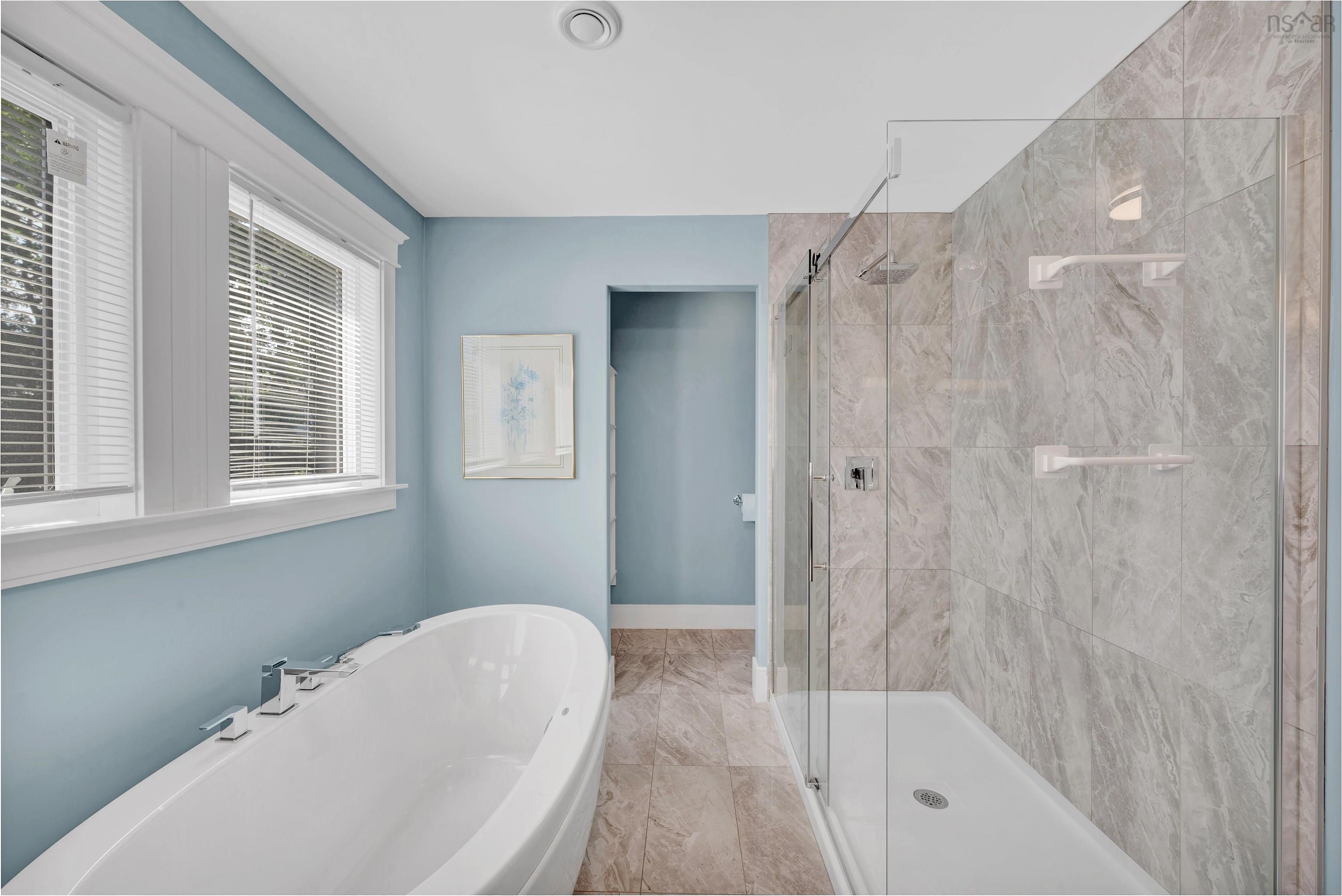 $1,199,900.00: 47 Amesbury Gate, Bedford