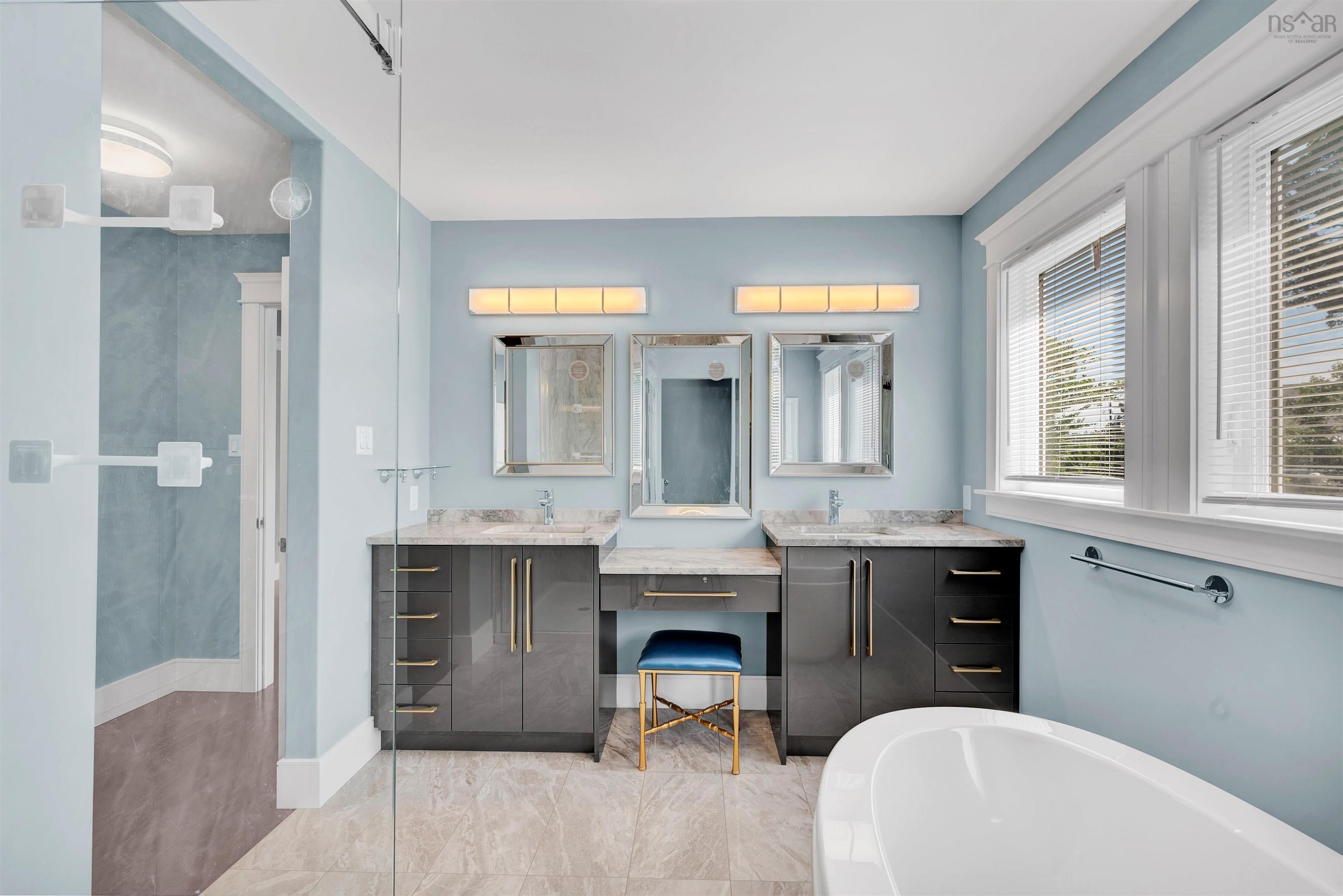 $1,199,900.00: 47 Amesbury Gate, Bedford