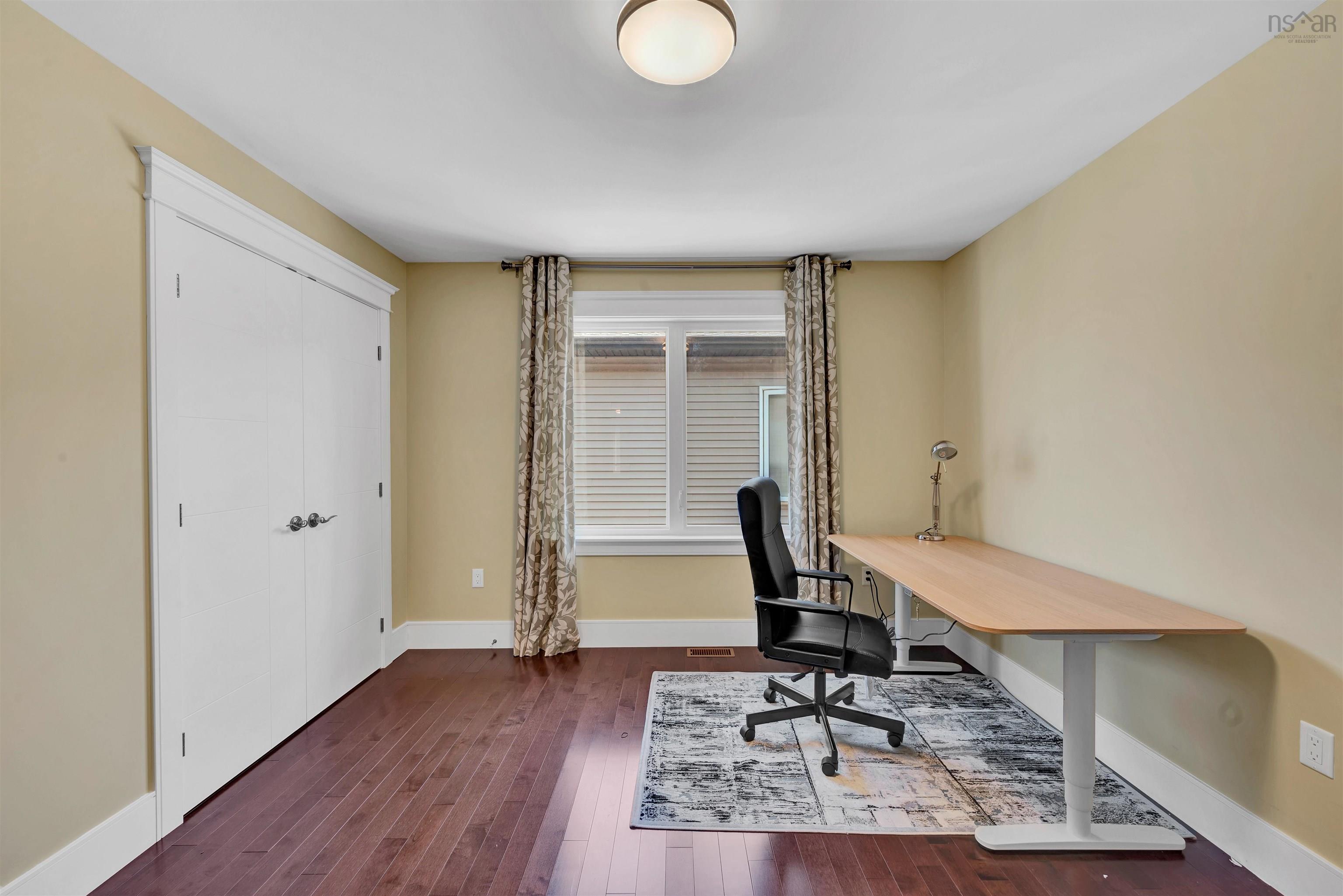 $1,199,900.00: 47 Amesbury Gate, Bedford