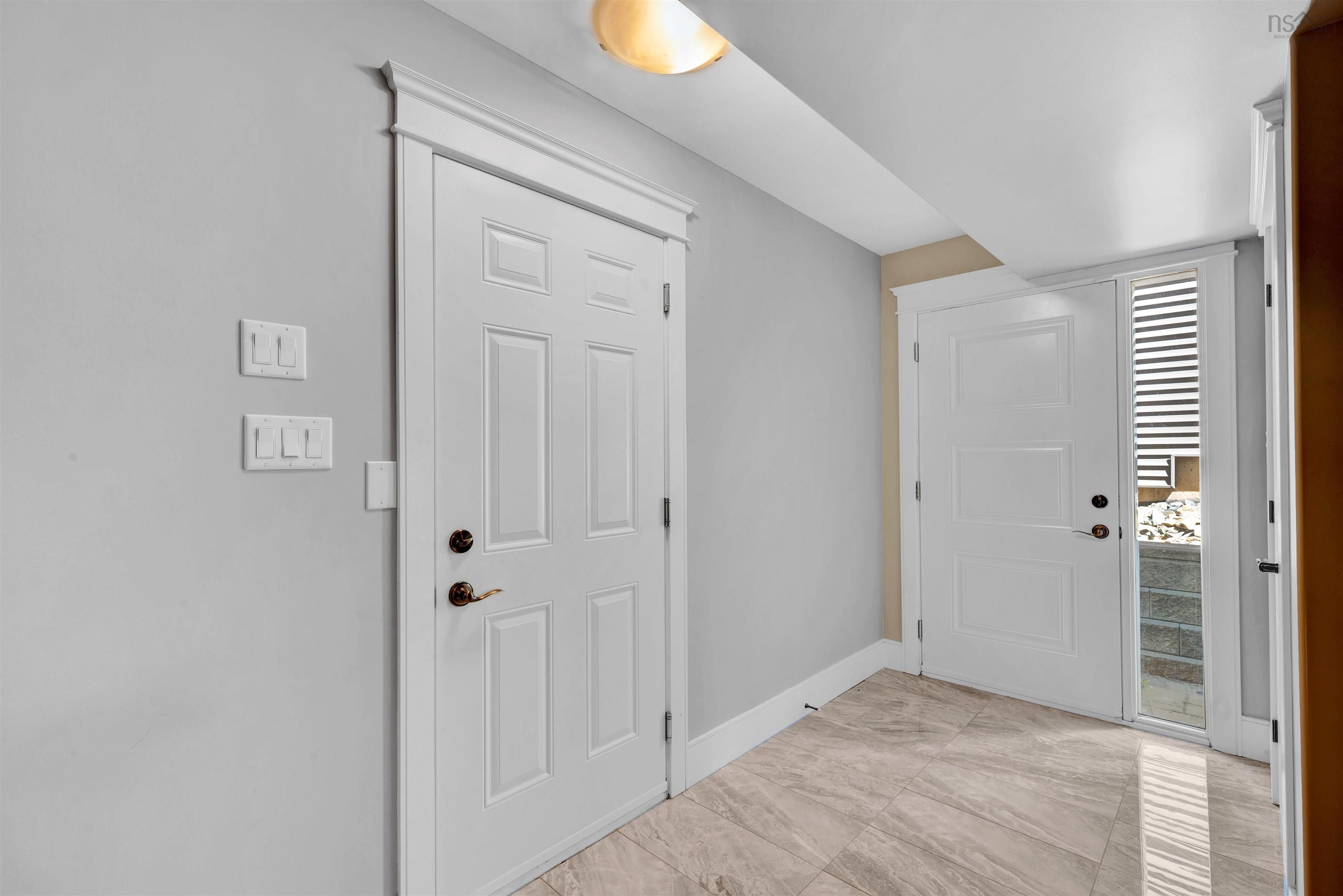 $1,199,900.00: 47 Amesbury Gate, Bedford