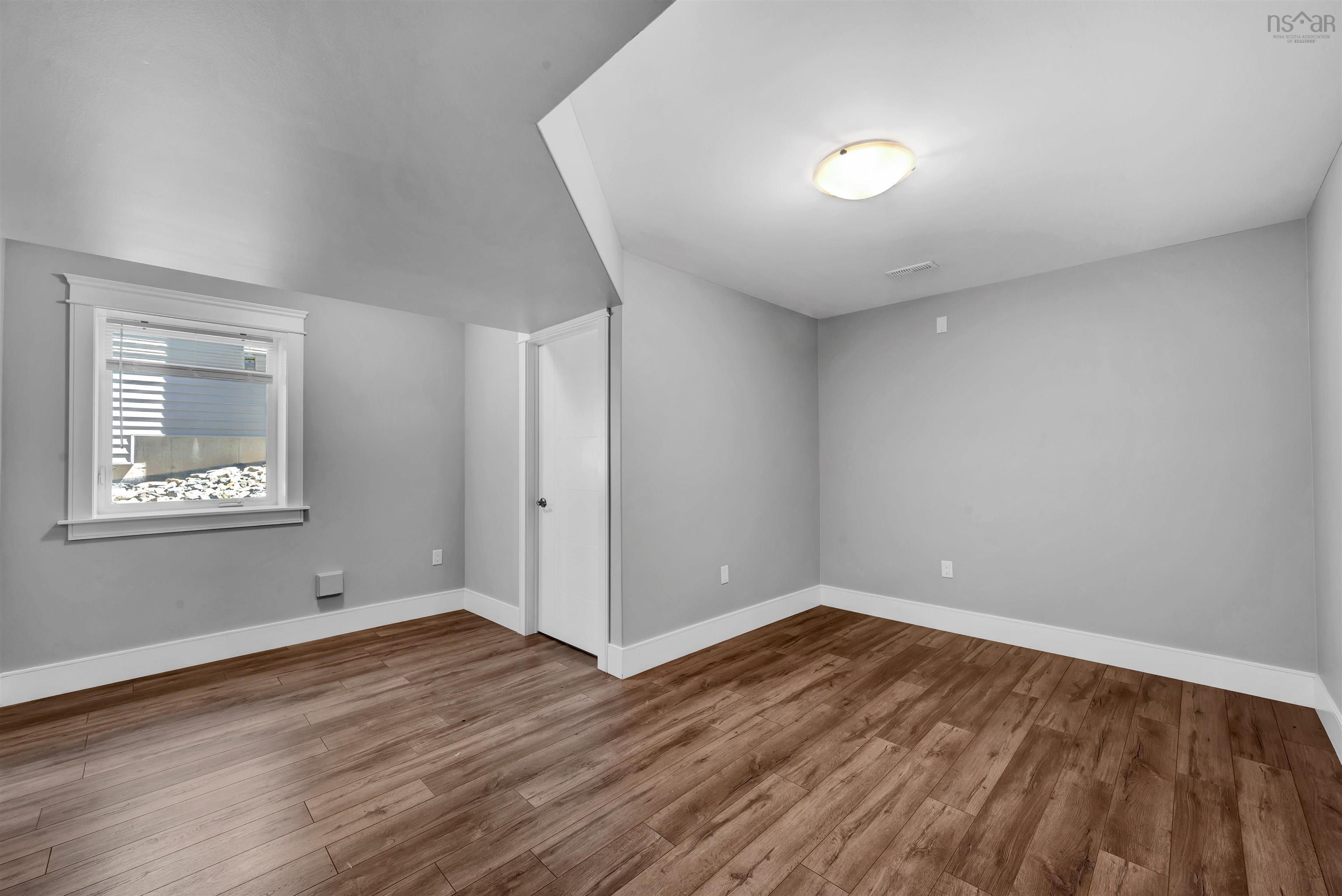 $1,199,900.00: 47 Amesbury Gate, Bedford