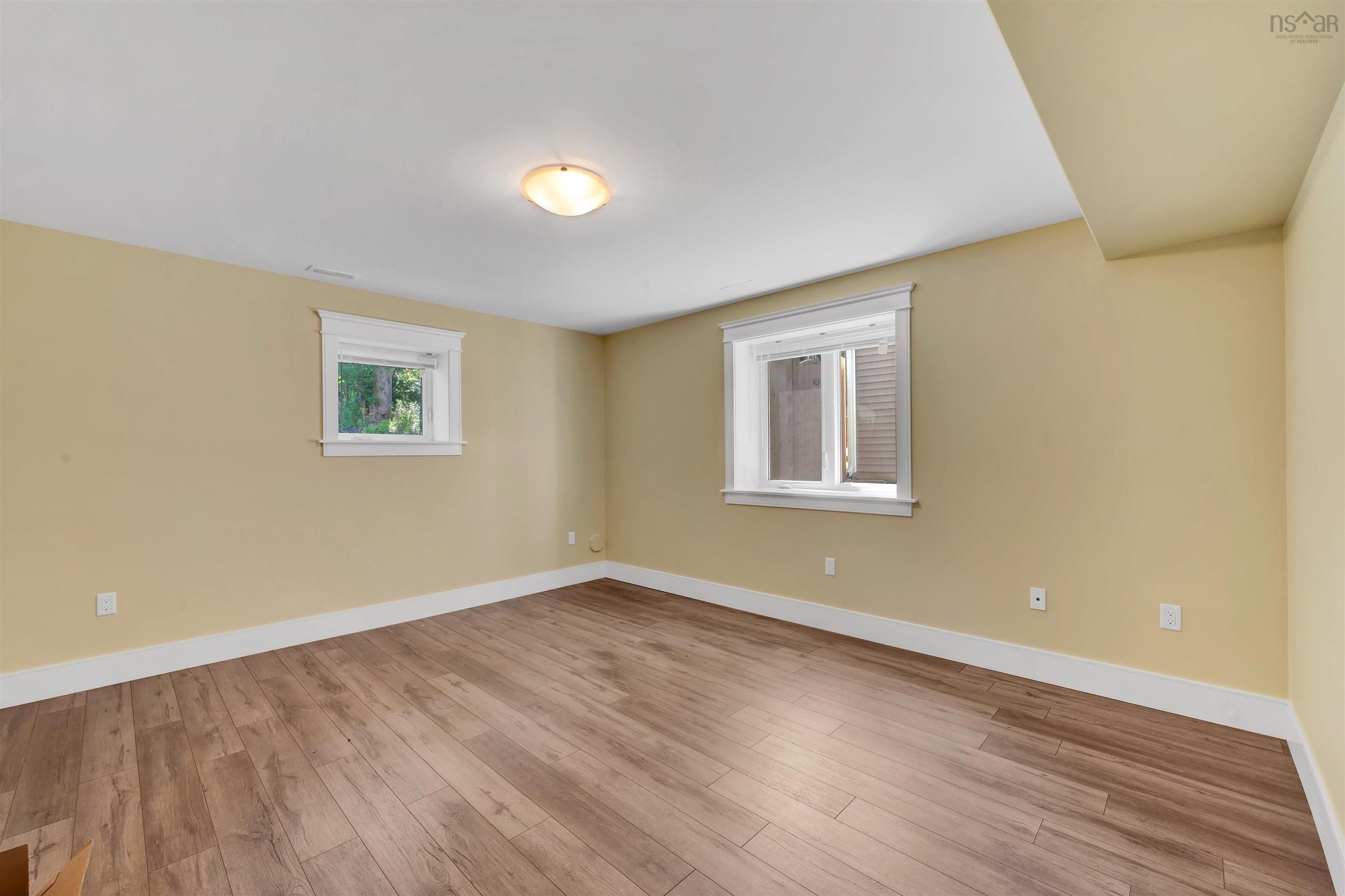 $1,199,900.00: 47 Amesbury Gate, Bedford