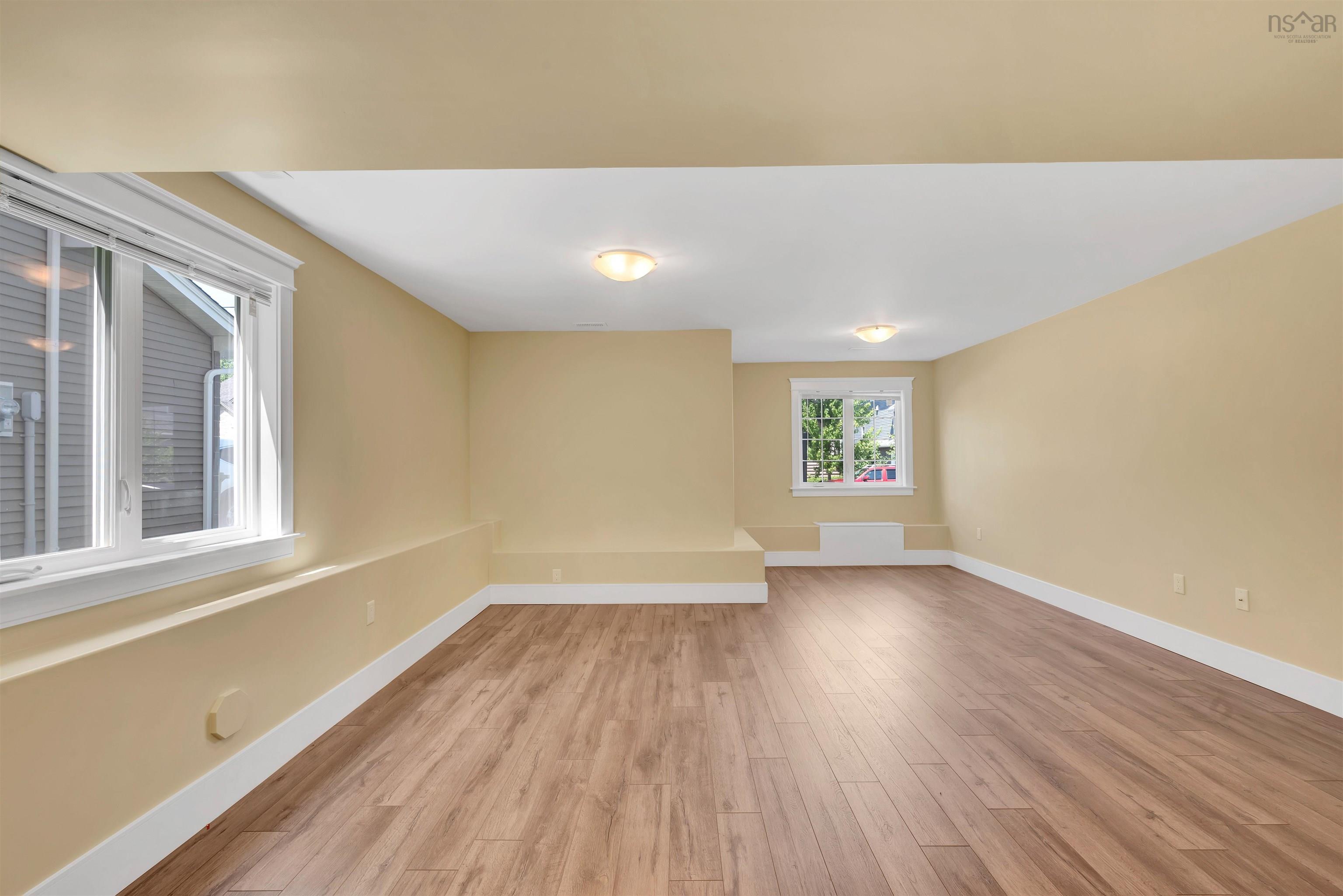 $1,199,900.00: 47 Amesbury Gate, Bedford