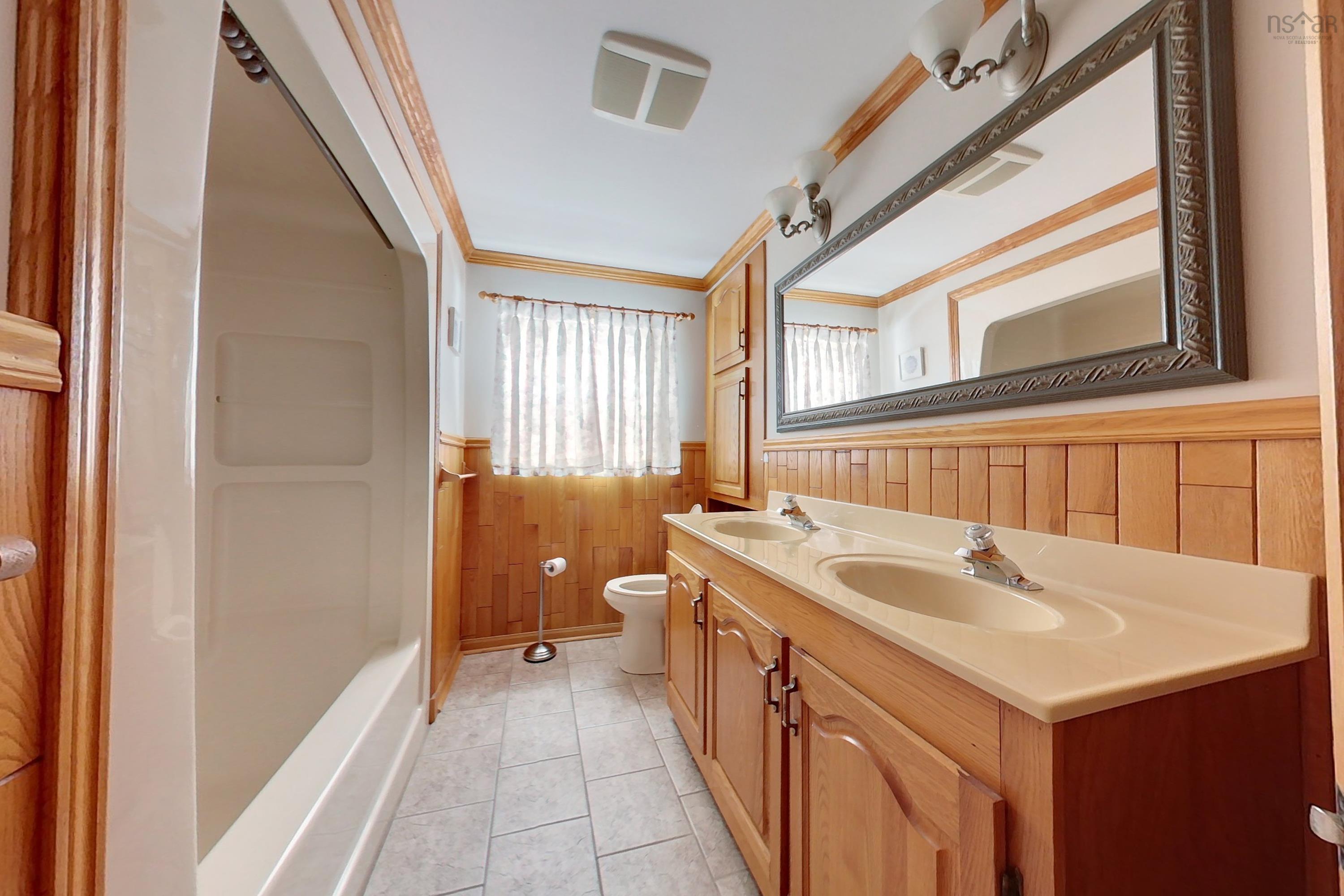 $699,900.00: 202 Victoria Street E, Amherst