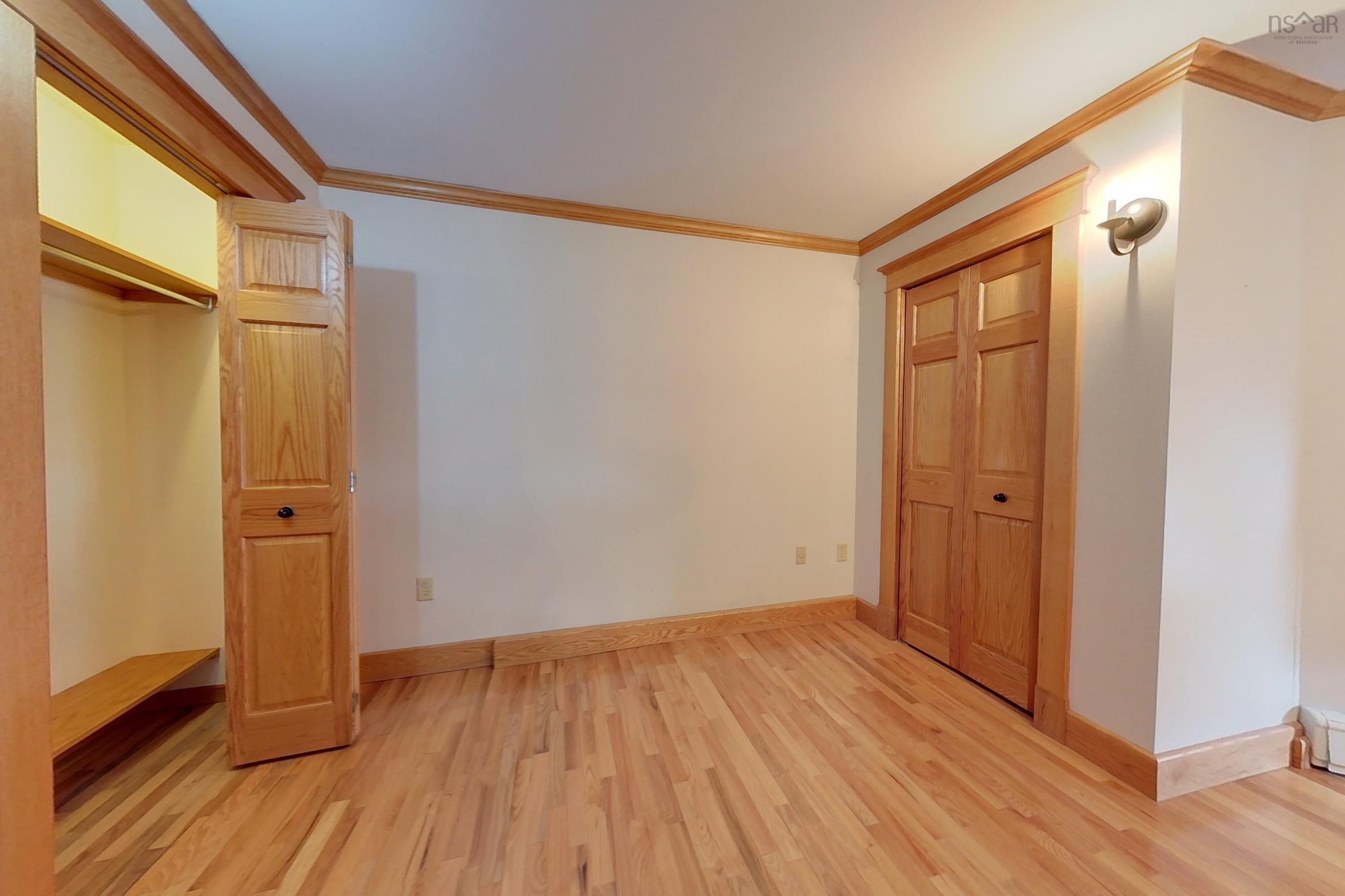 $699,900.00: 202 Victoria Street E, Amherst