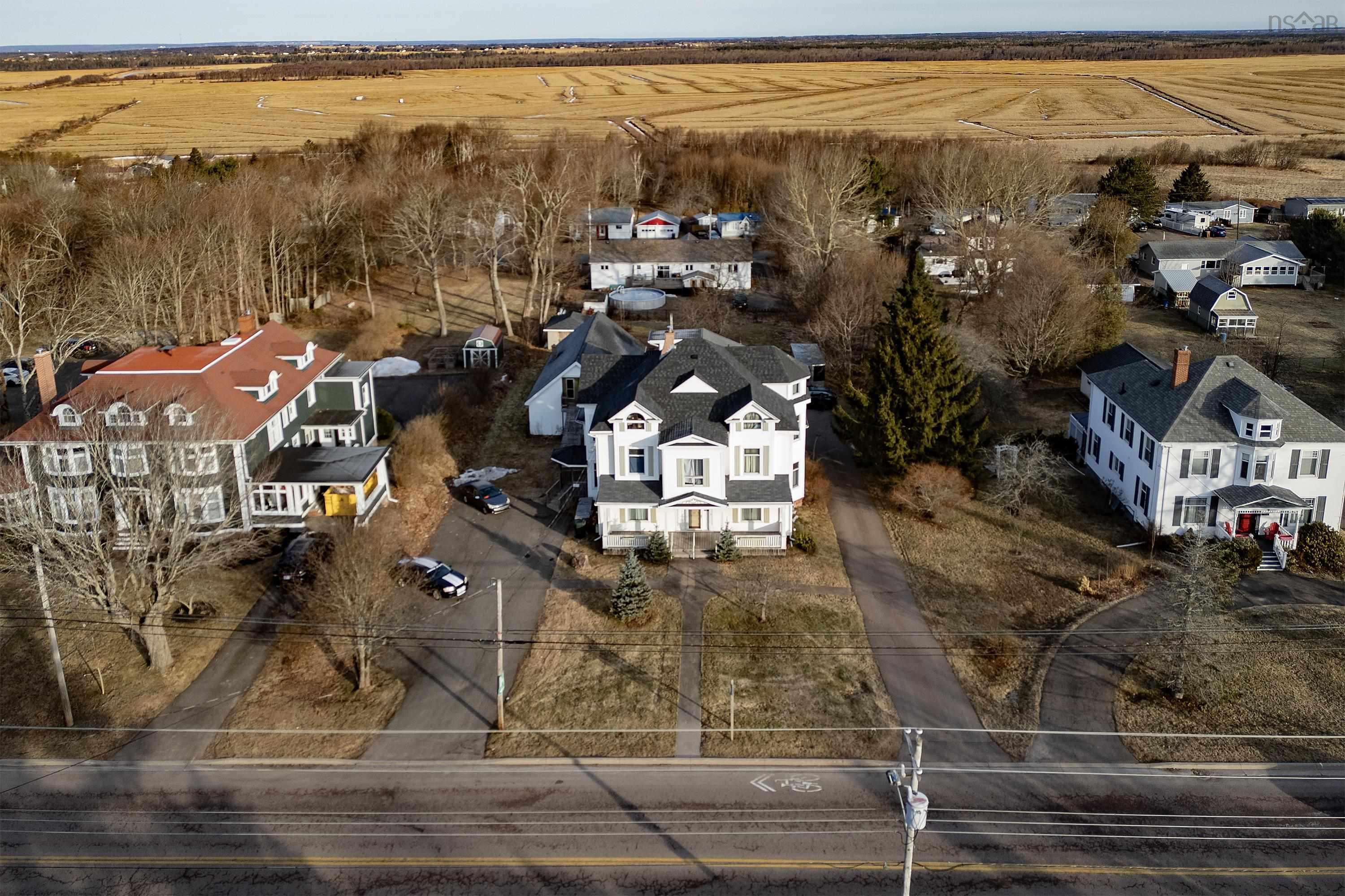 $699,900.00: 202 Victoria Street E, Amherst