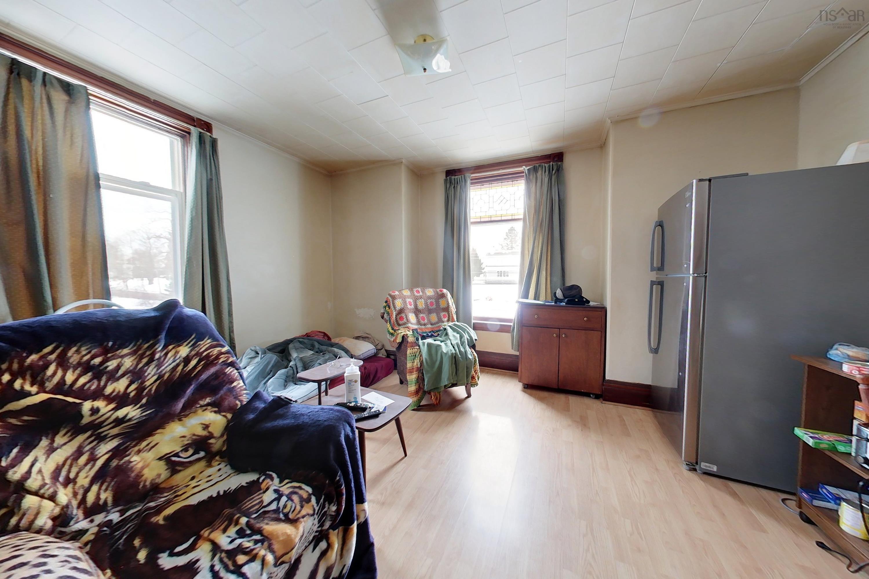 $699,900.00: 202 Victoria Street E, Amherst