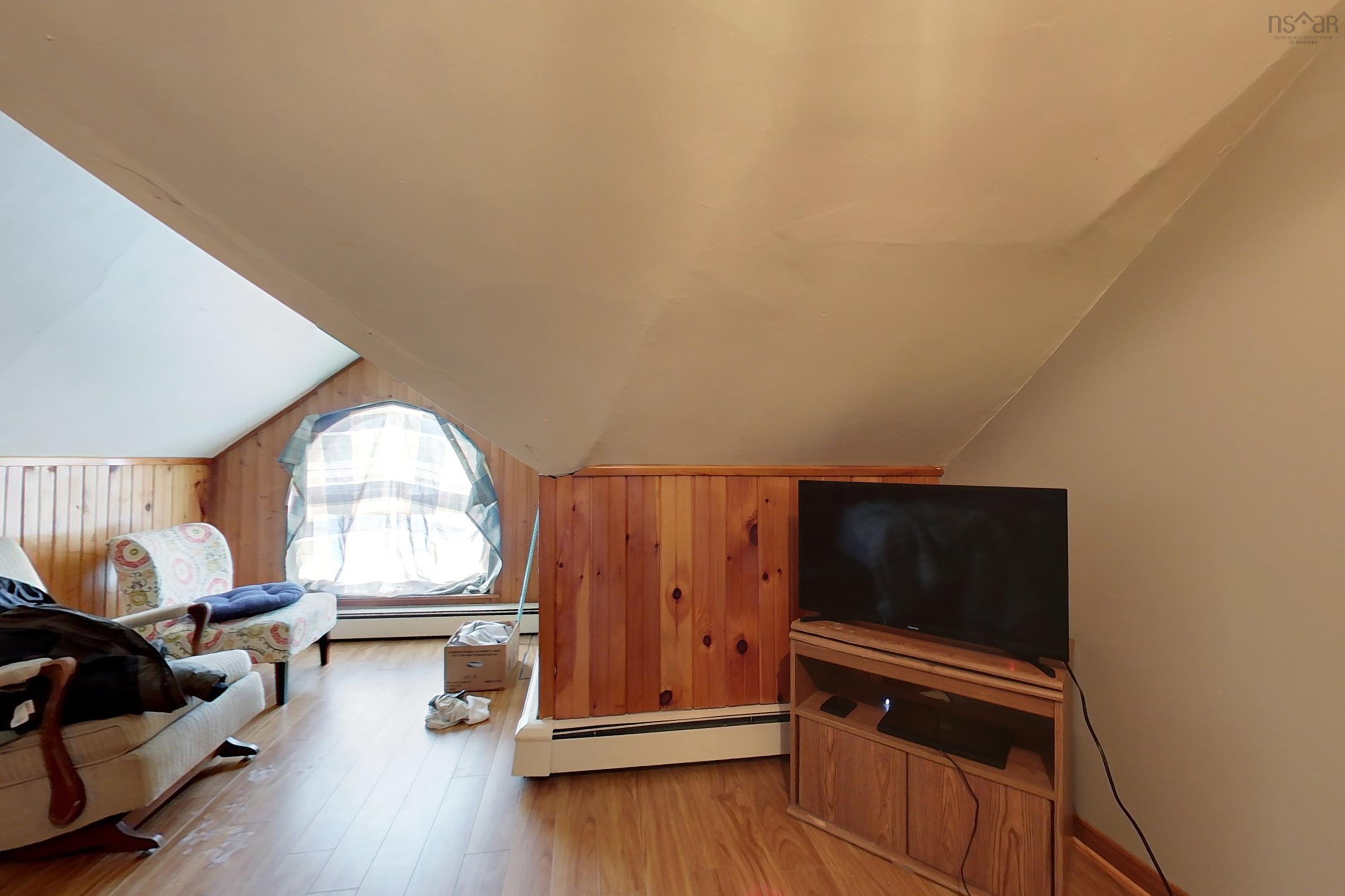 $699,900.00: 202 Victoria Street E, Amherst