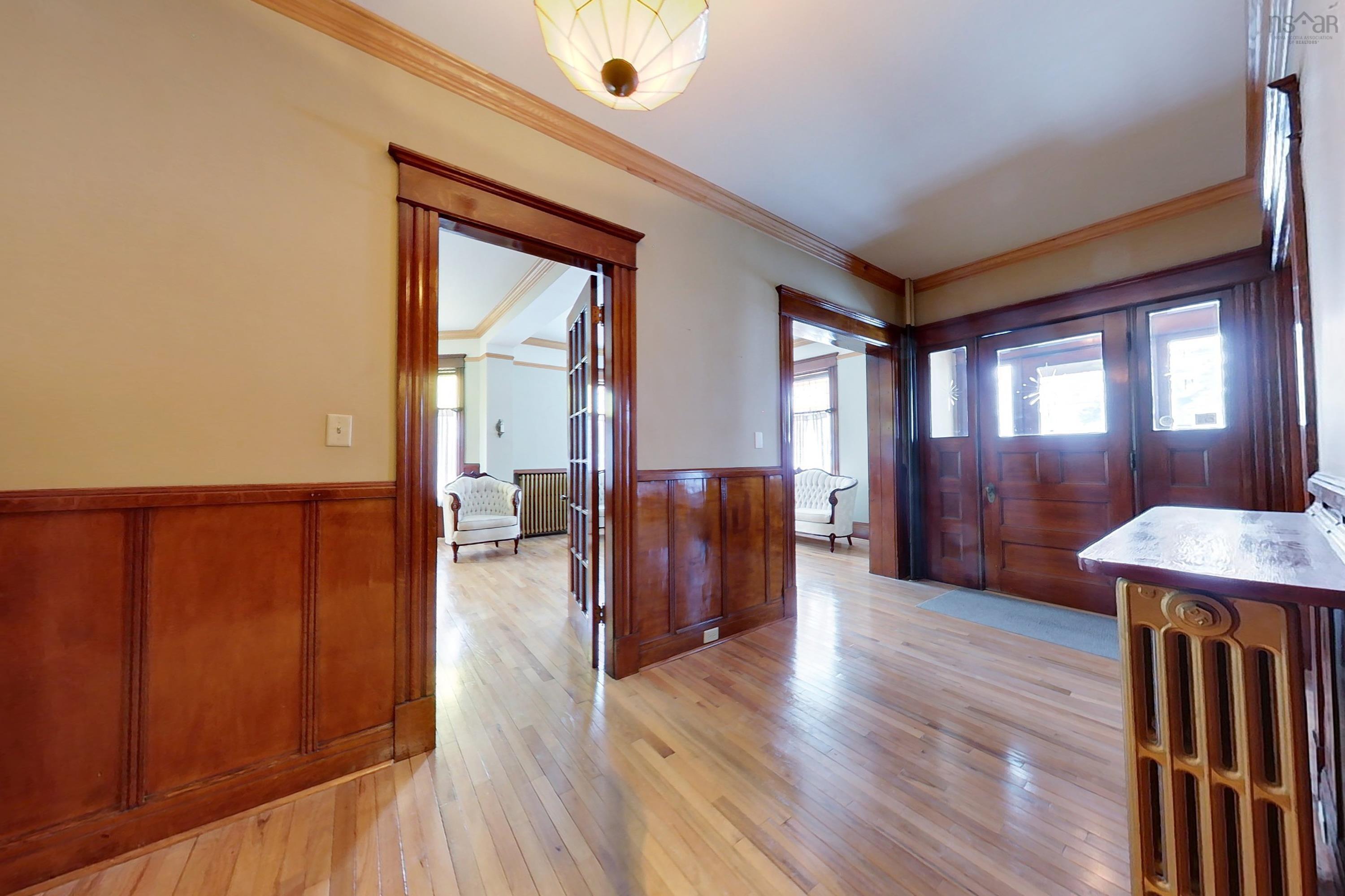 $699,900.00: 202 Victoria Street E, Amherst
