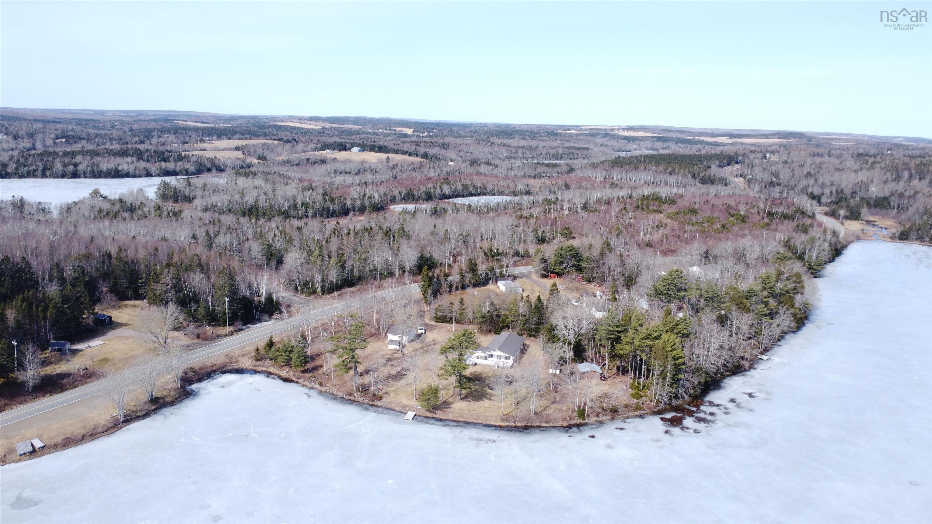$275,000.00: 20030 Highway 316, Eight Island Lake