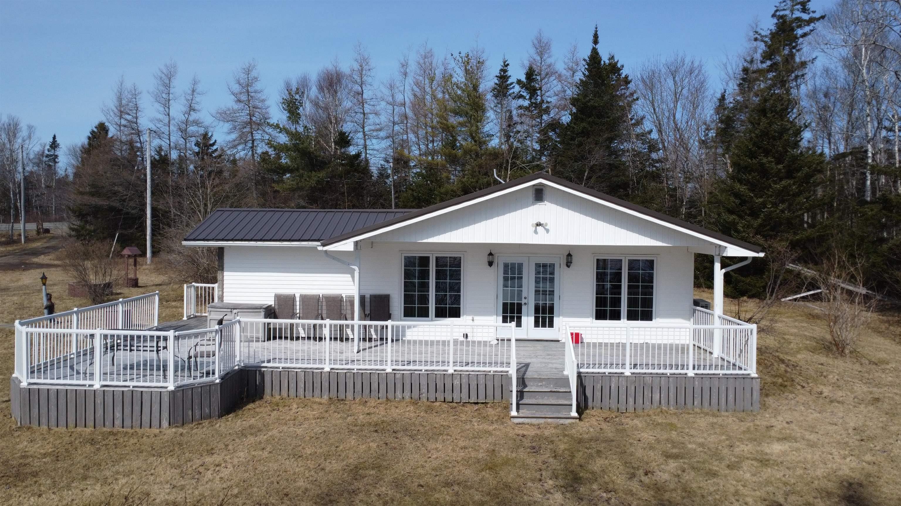 $275,000.00: 20030 Highway 316, Eight Island Lake