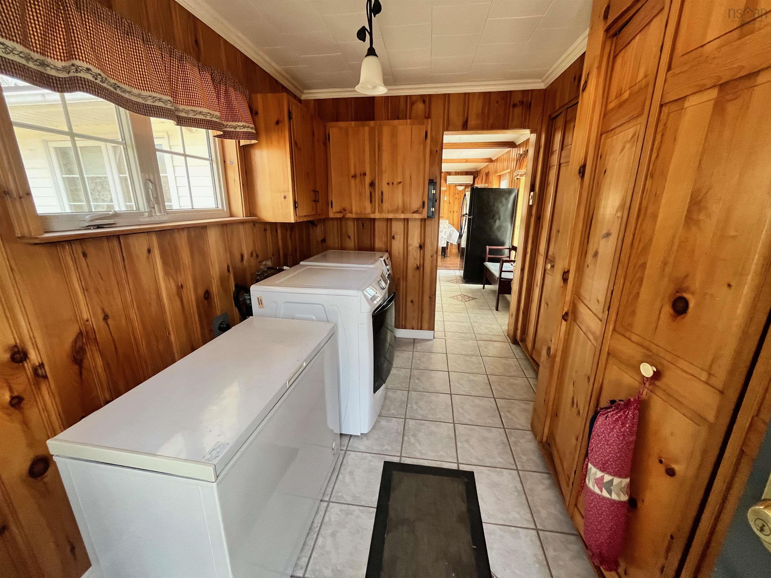 $275,000.00: 20030 Highway 316, Eight Island Lake