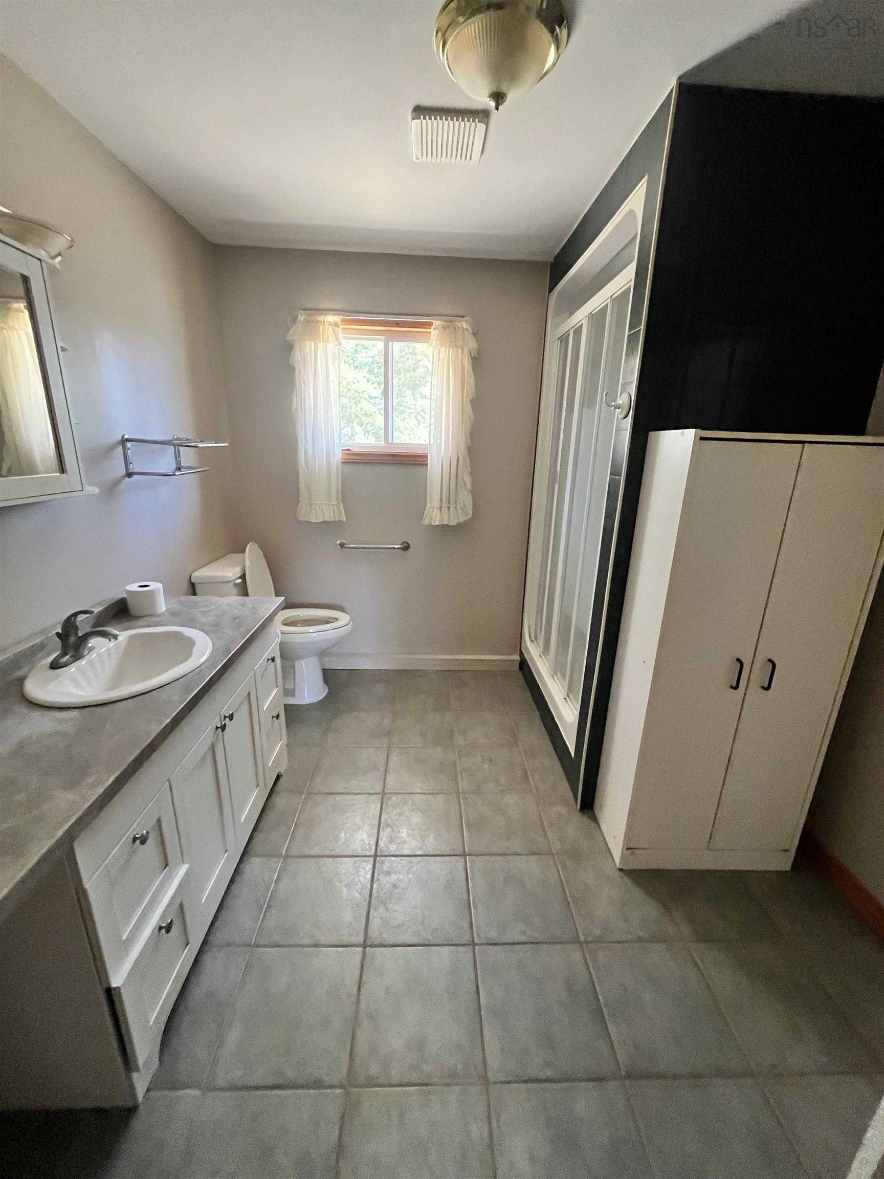 $275,000.00: 20030 Highway 316, Eight Island Lake