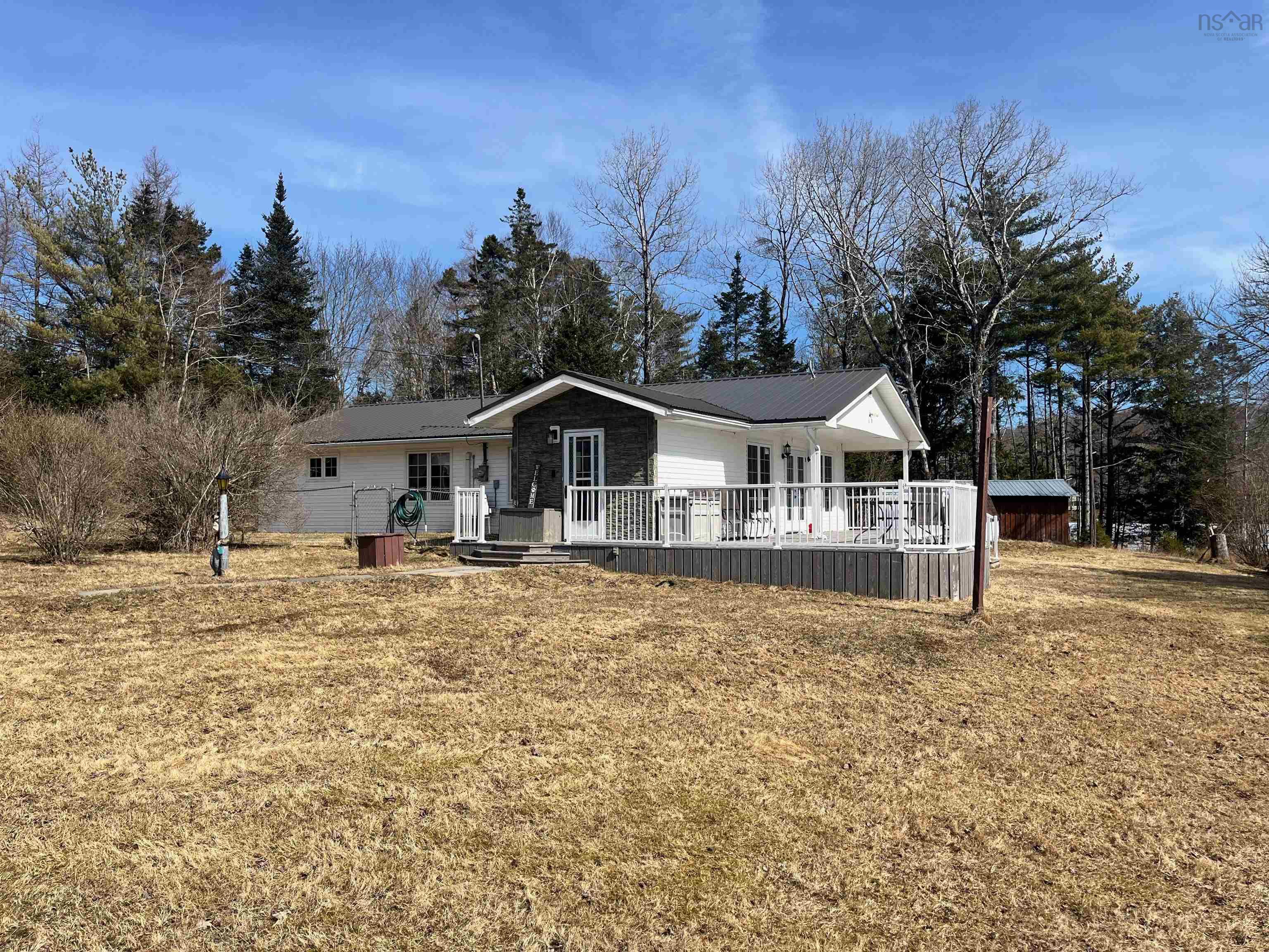 $275,000.00: 20030 Highway 316, Eight Island Lake