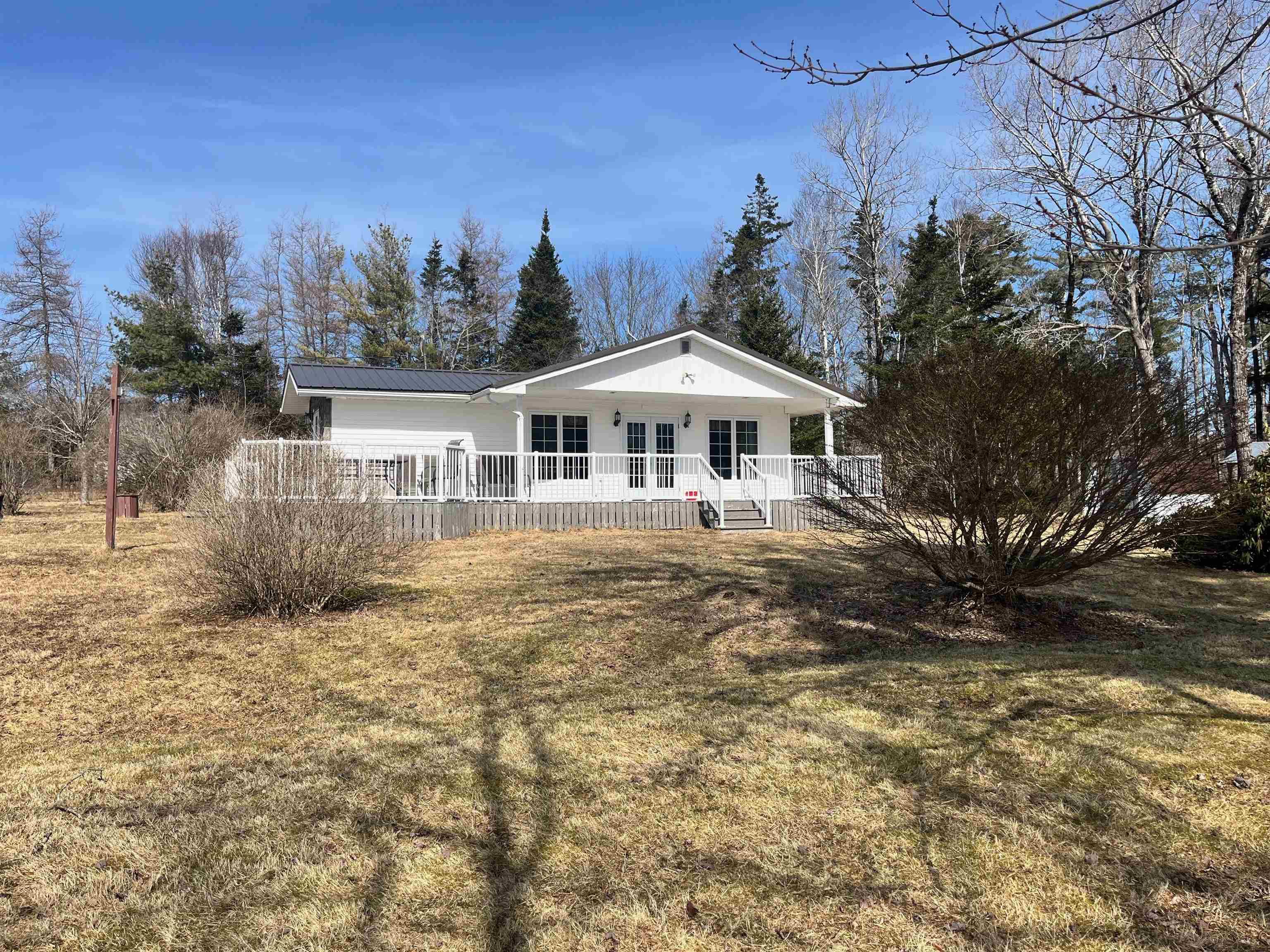 $275,000.00: 20030 Highway 316, Eight Island Lake