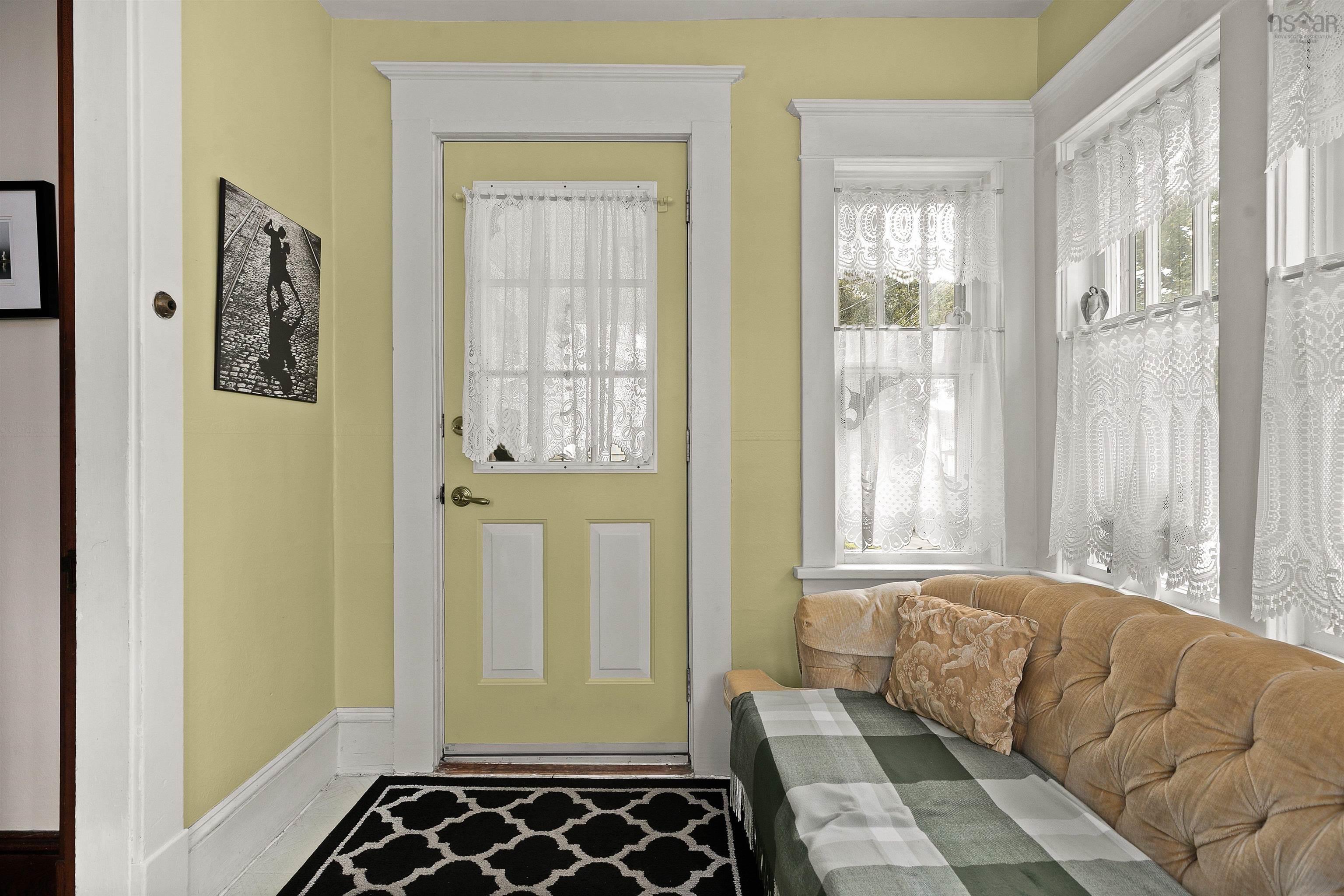 $749,900.00: 2043 Elm Street, Halifax