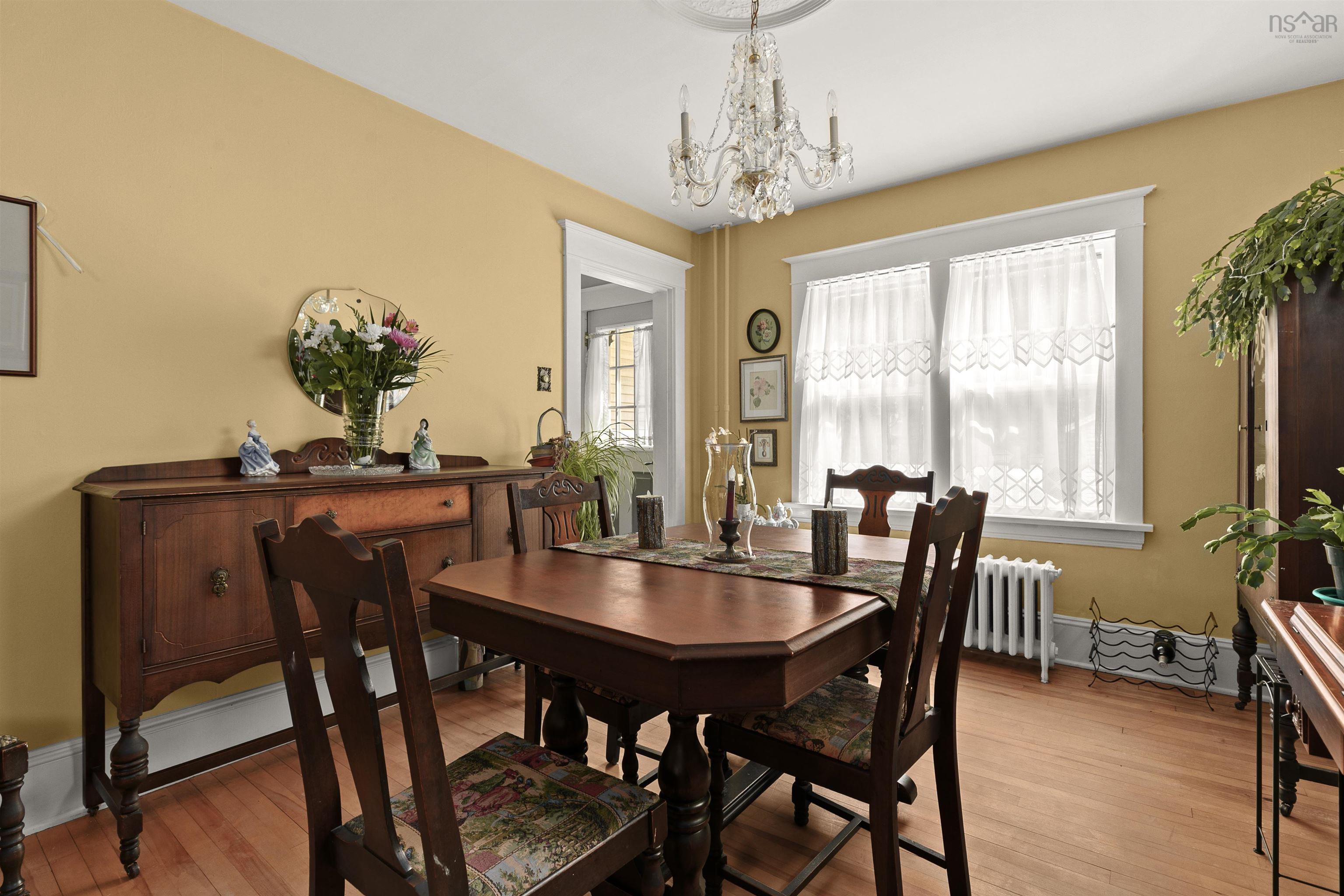 $749,900.00: 2043 Elm Street, Halifax
