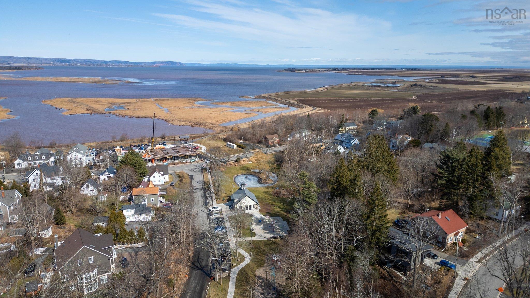 $375,000.00: 602 6 Blomidon Terrace, Wolfville