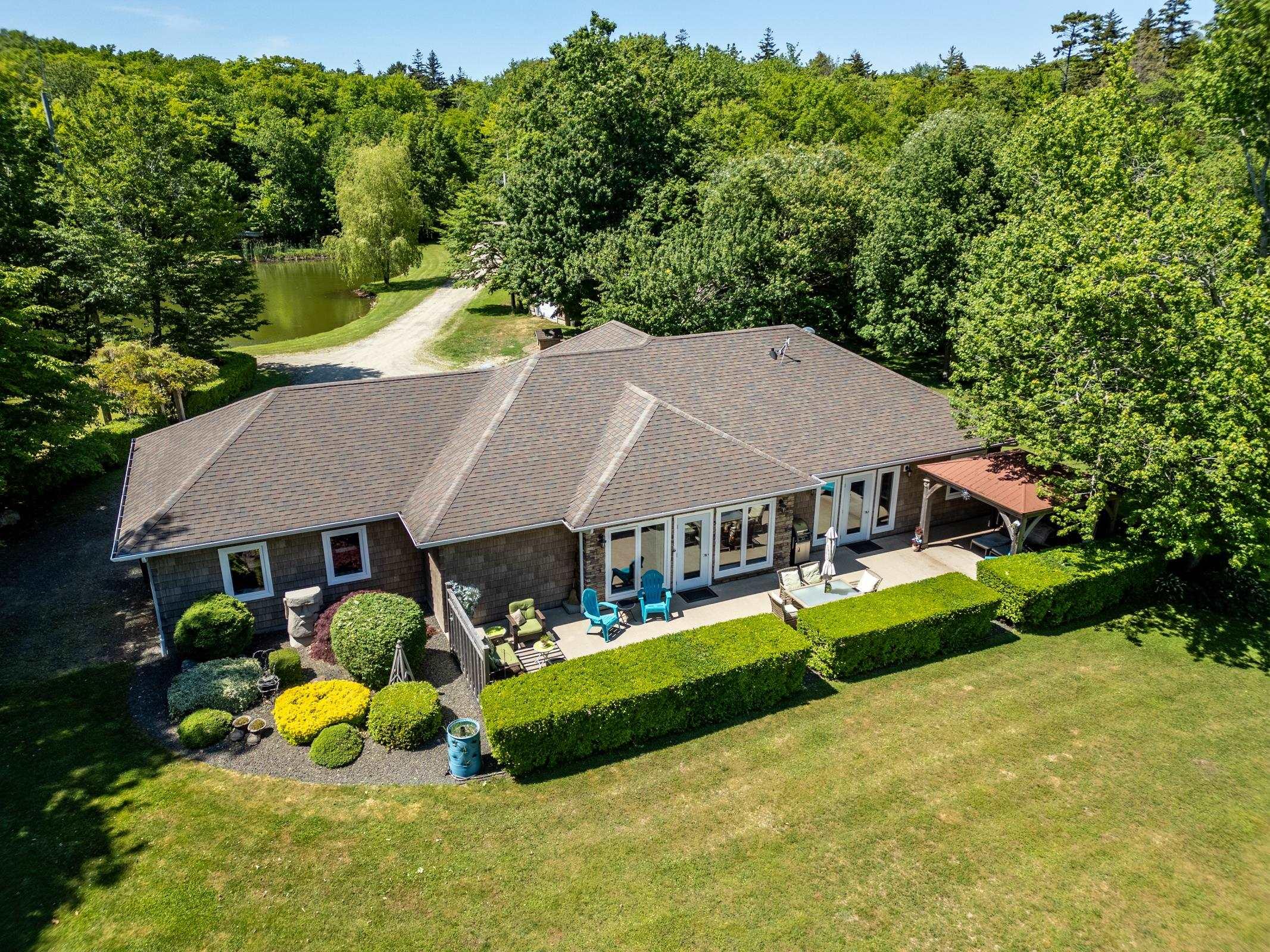 $1,190,000.00: 4400 Second Division Road, Concession